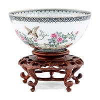 A Fine Chinese Famille Rose Eggshell Porcelain Bowl