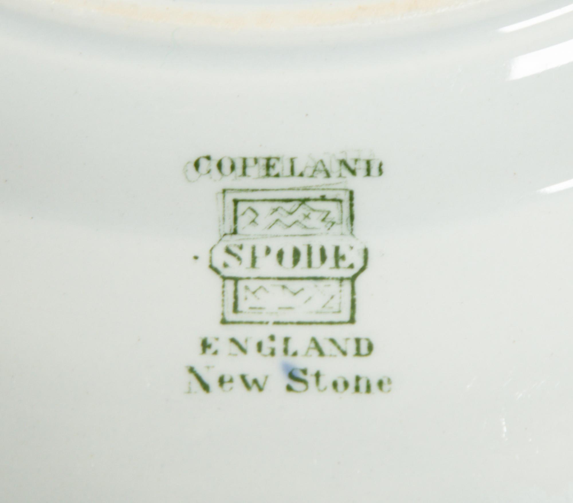 Eighteen Copeland Spode New Stone Lowestoft Style Porcelain Plates