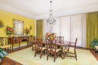 A Group of Four Chinese Export Porcelain Jardinières