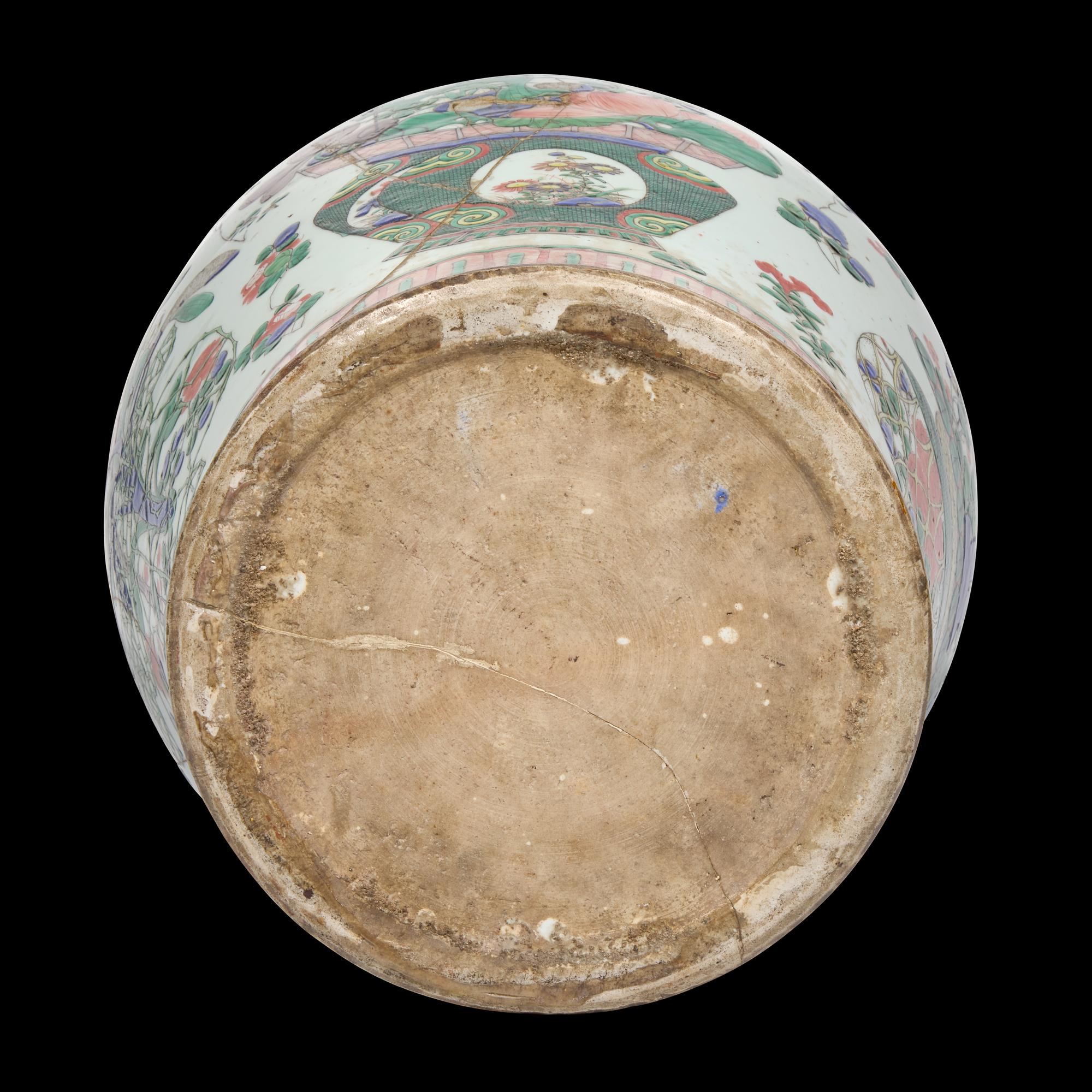 A Chinese Famille Verte 'Flower Basket' Porcelain Large Jar, Kangxi Period 清康熙 五彩花籃圖將軍罐