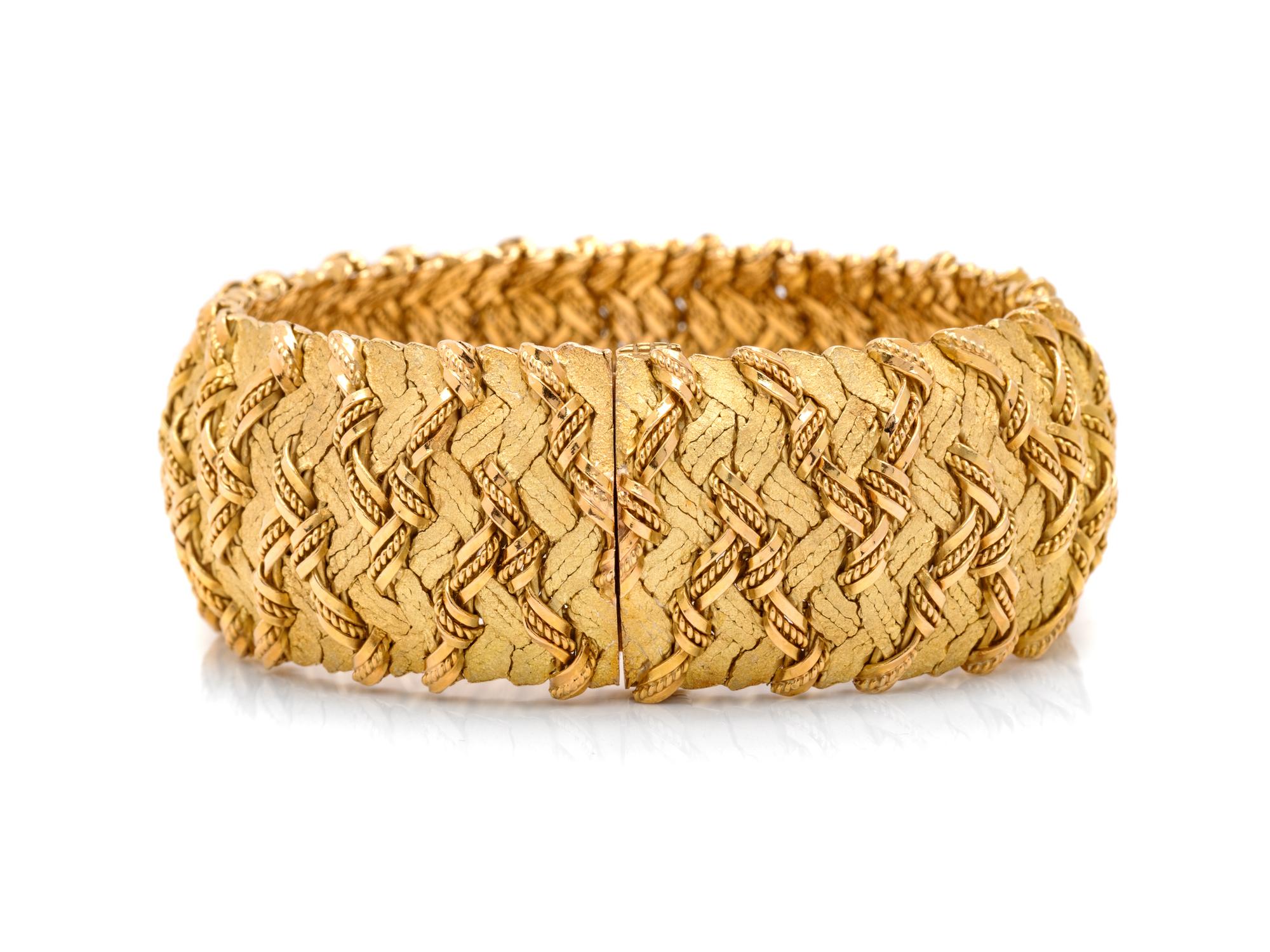 RENÉ SIM LACAZE, FRENCH, YELLOW GOLD BRACELET