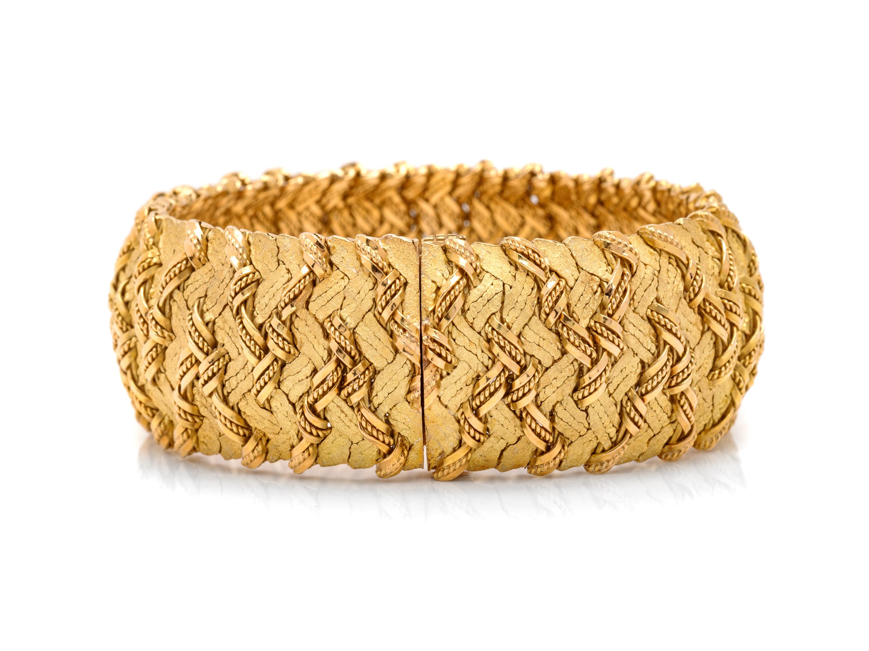 RENÉ SIM LACAZE, FRENCH, YELLOW GOLD BRACELET