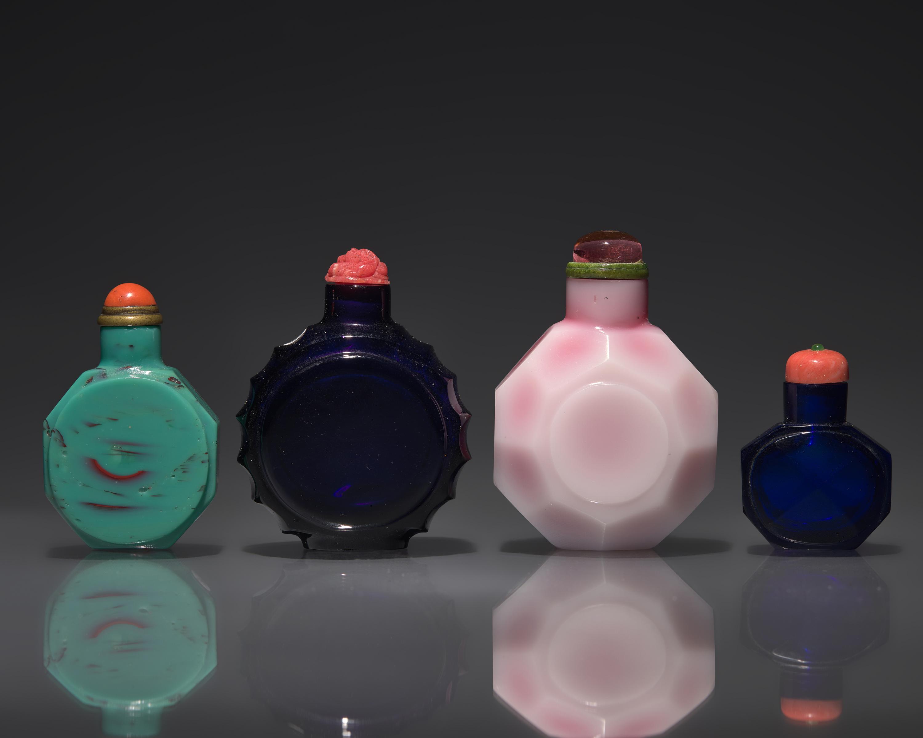 Four Chinese Faceted Glass Snuff Bottles, 18th/Early 19th Century and Later — 清中期及以後 料器磨棱鼻煙壺四支