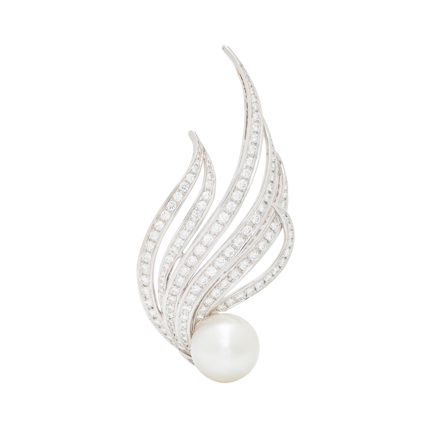 SOUTH SEA CULTURED PEARL AND DIAMOND BROOCH/PENDANT