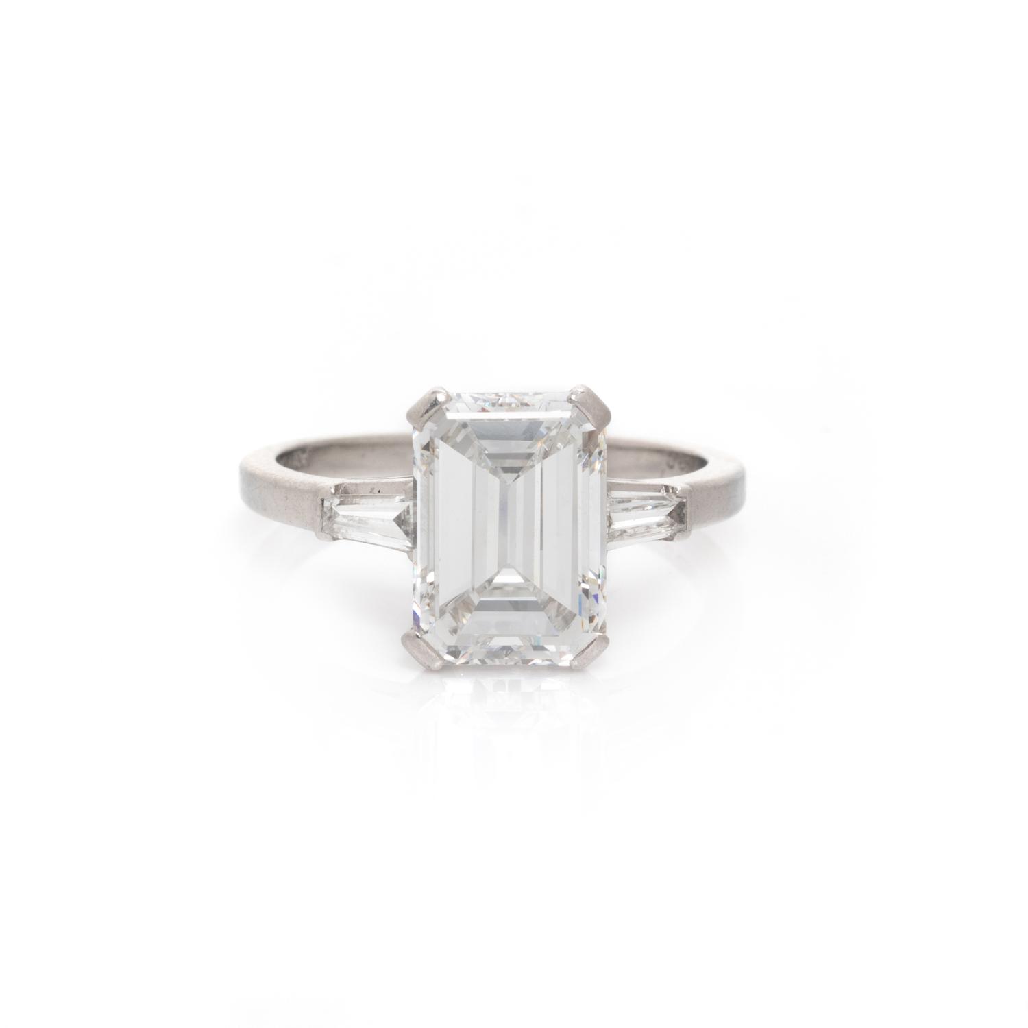 DIAMOND RING