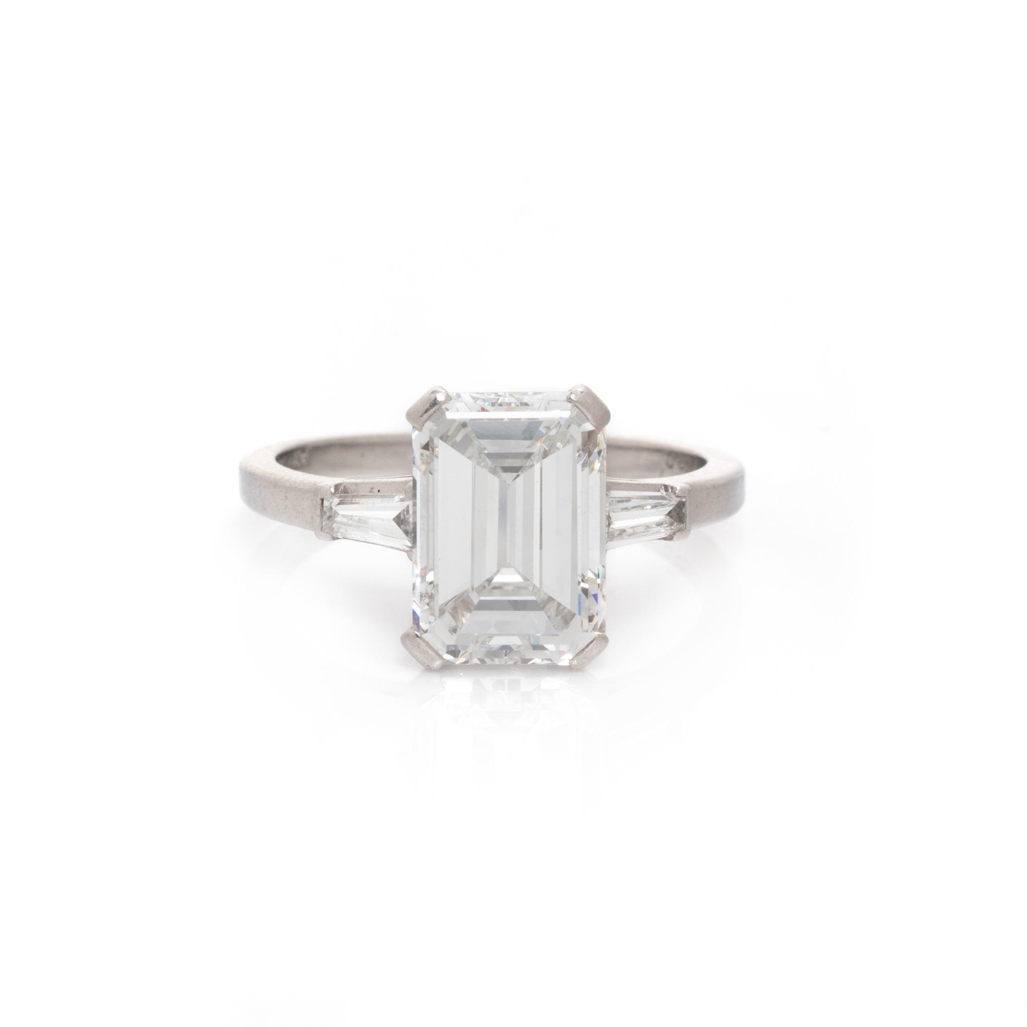 DIAMOND RING
