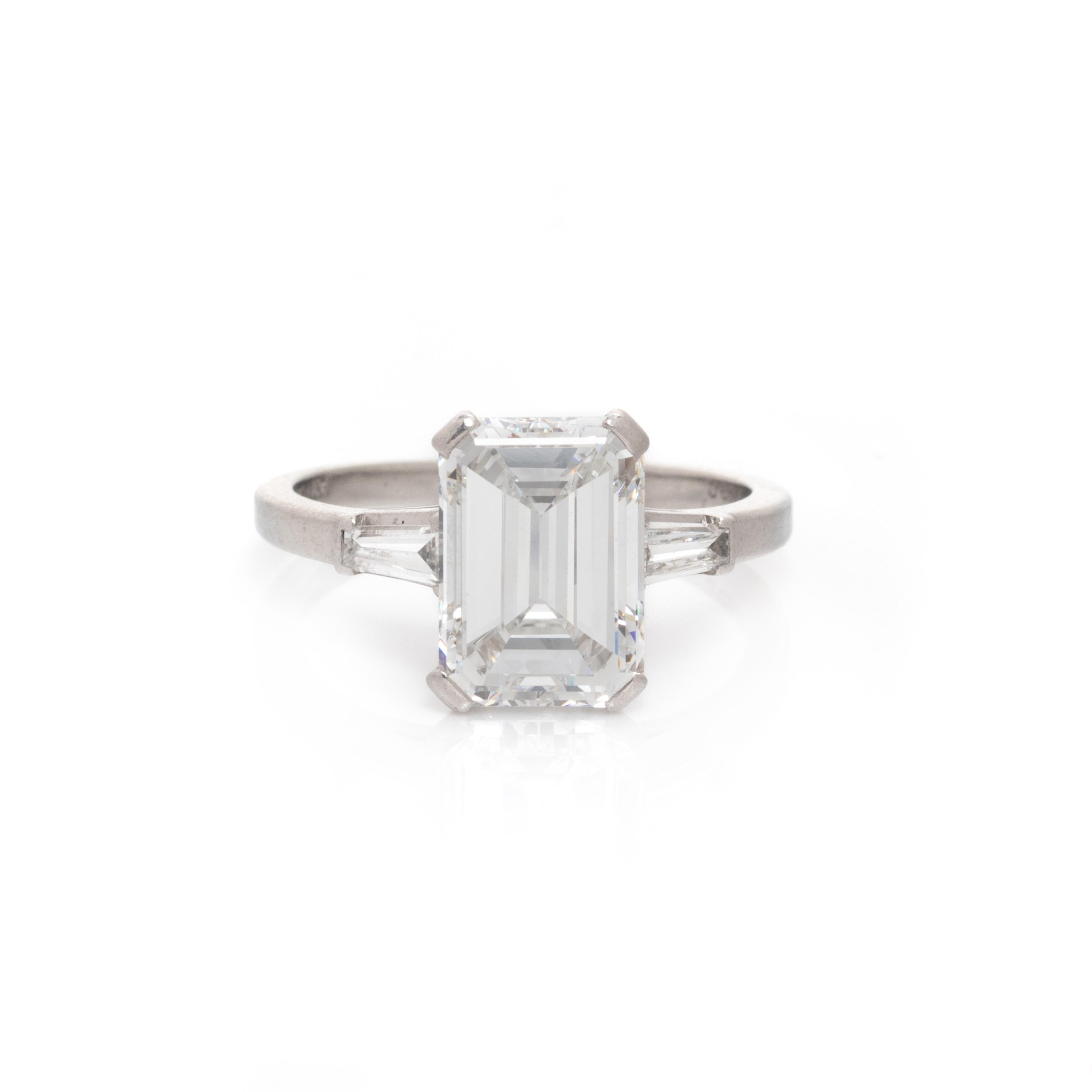 DIAMOND RING
