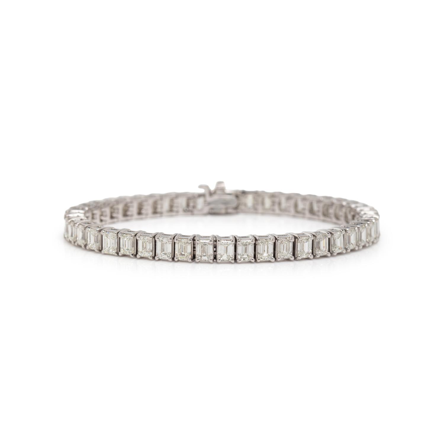 EMERALD CUT DIAMOND BRACELET