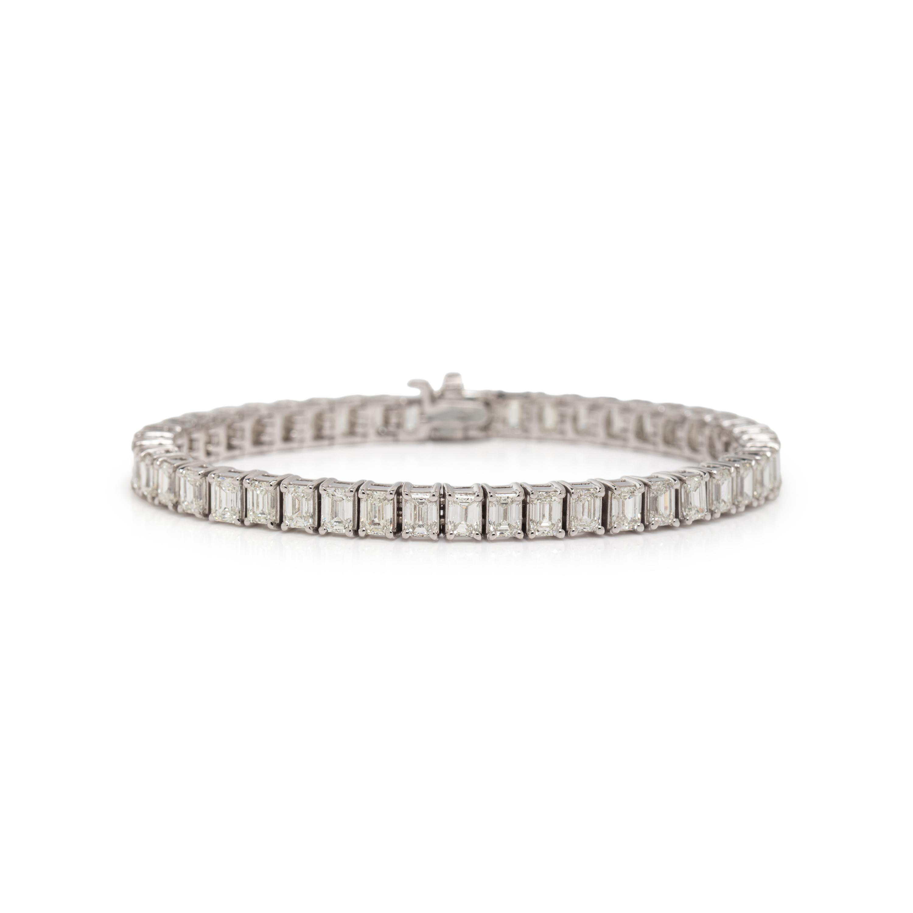 EMERALD CUT DIAMOND BRACELET