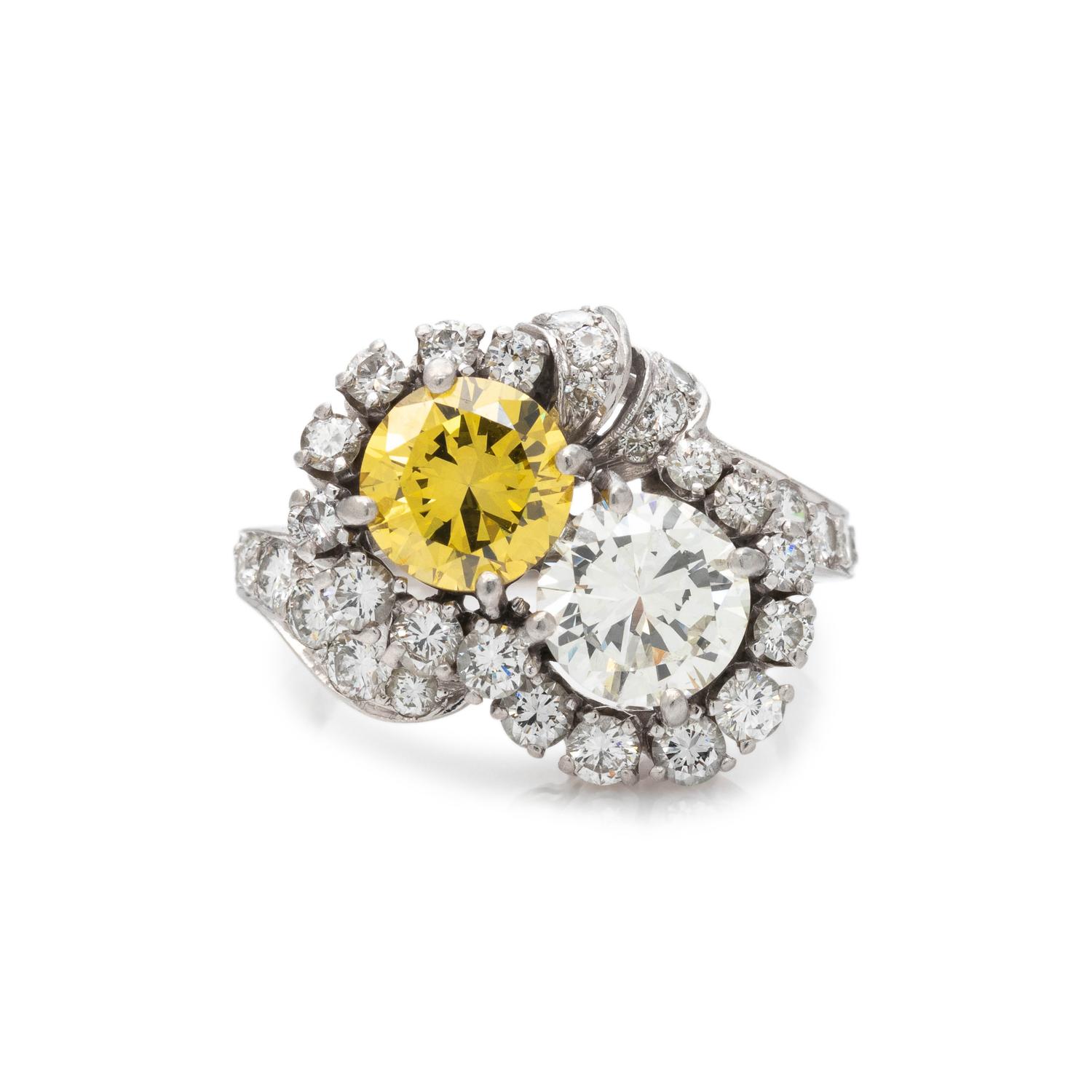 DIAMOND AND COLORED DIAMOND 'TOI ET MOI' RING
