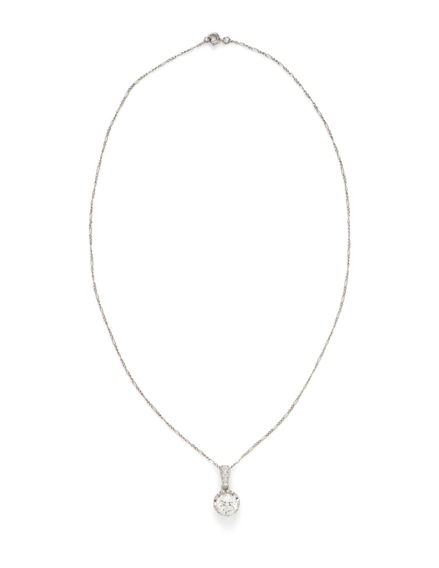 DIAMOND PENDANT NECKLACE