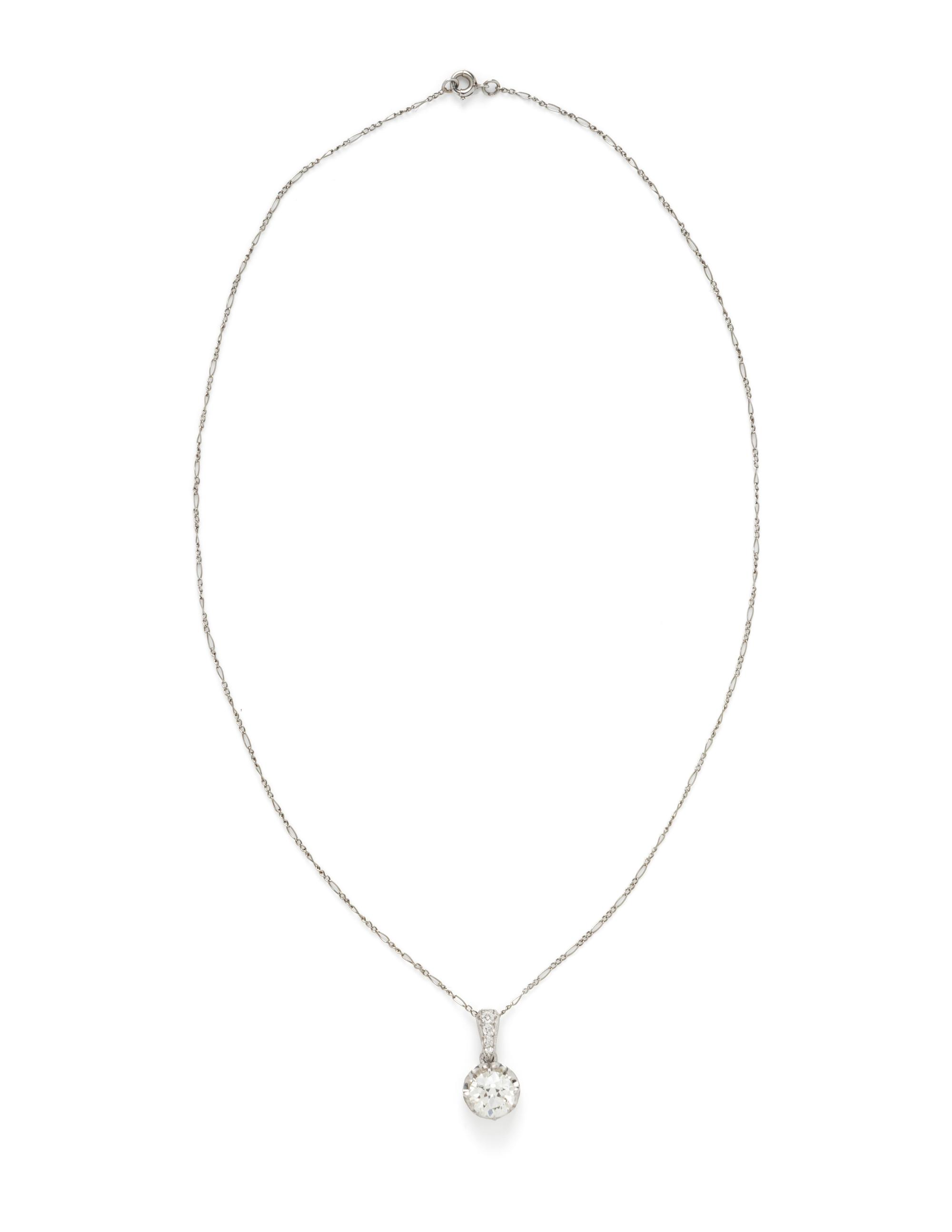 DIAMOND PENDANT NECKLACE