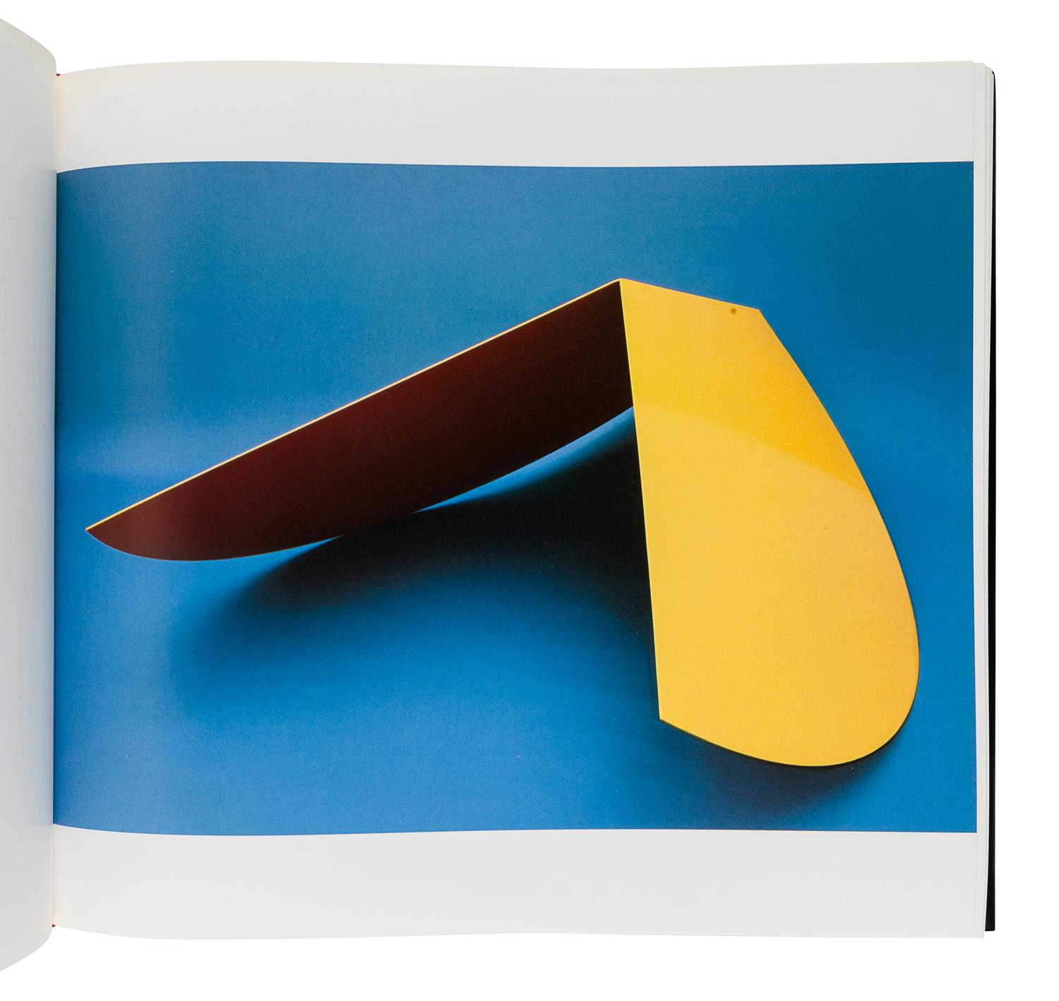 [KELLY, Ellsworth (1923-2015)]. WALDMAN, Diane. Ellsworth Kelly: A Retrospective. New York: Guggenheim Museum, 1996.