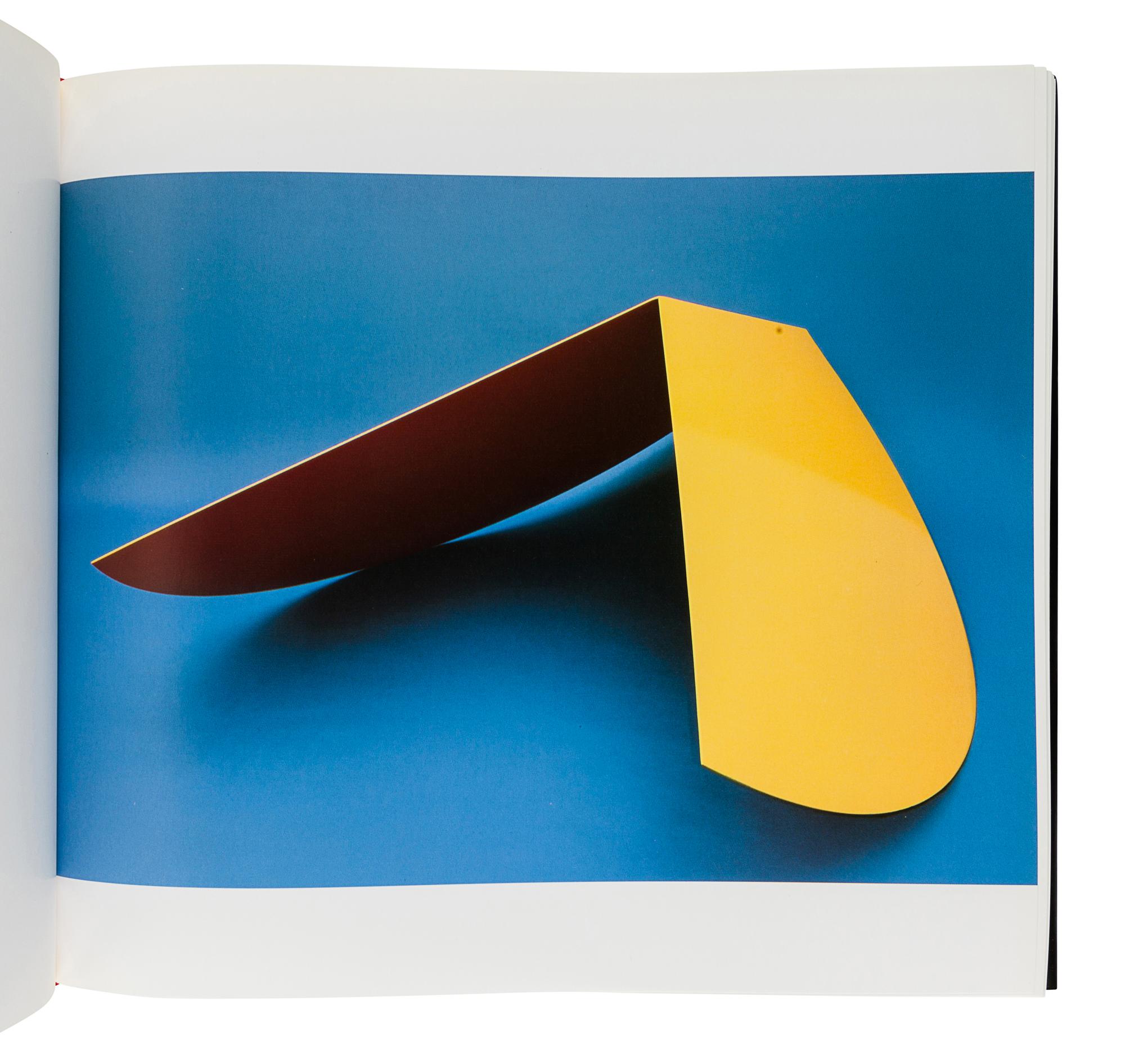 [KELLY, Ellsworth (1923-2015)]. WALDMAN, Diane. Ellsworth Kelly: A Retrospective. New York: Guggenheim Museum, 1996.