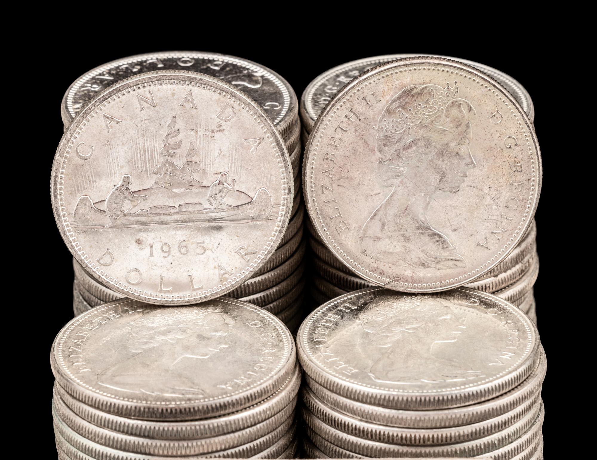 [CANADA] A Large Collection of Silver$1 and Commemorative Silver Coins