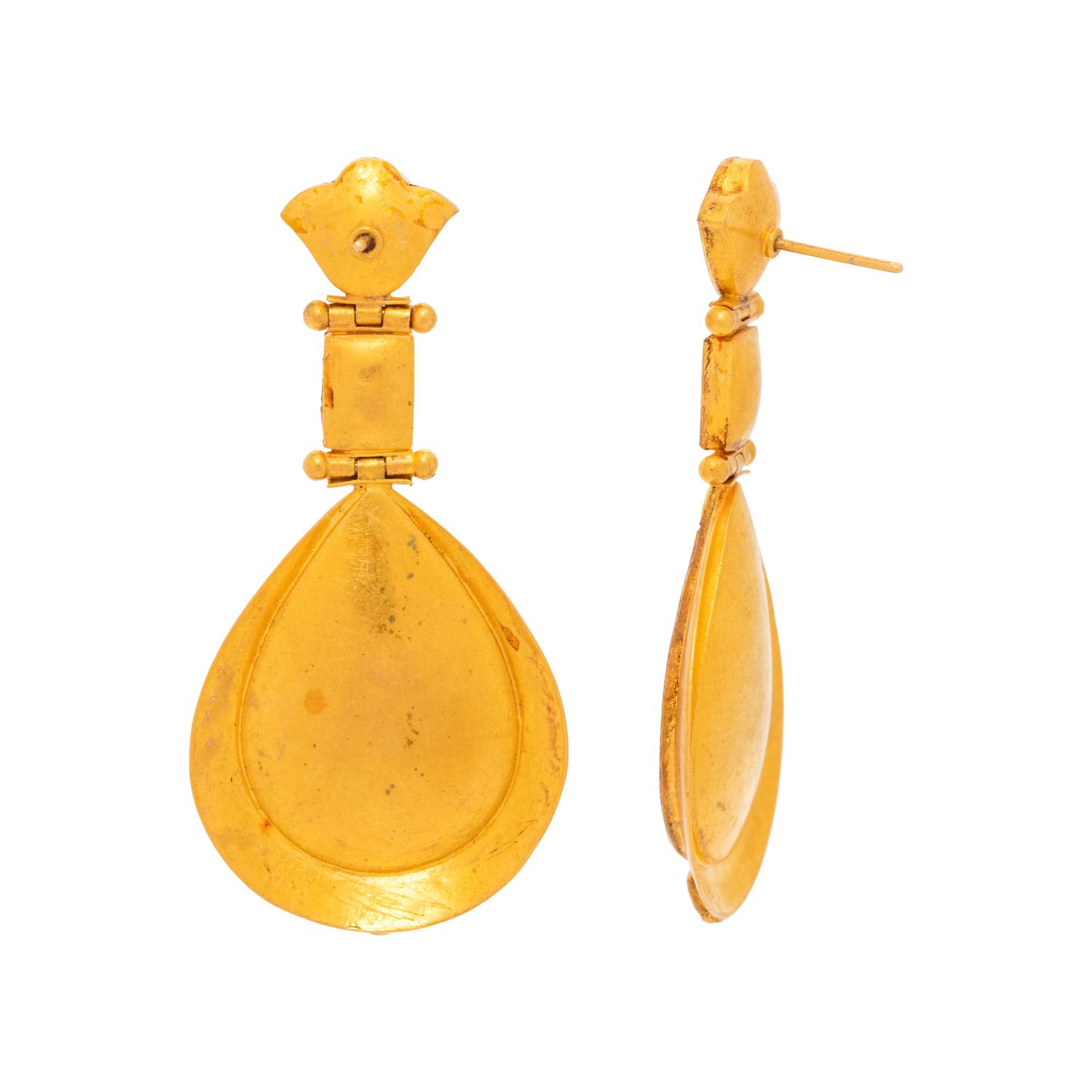 HIGH KARAT GOLD AND ROCK CRYSTAL EARRINGS