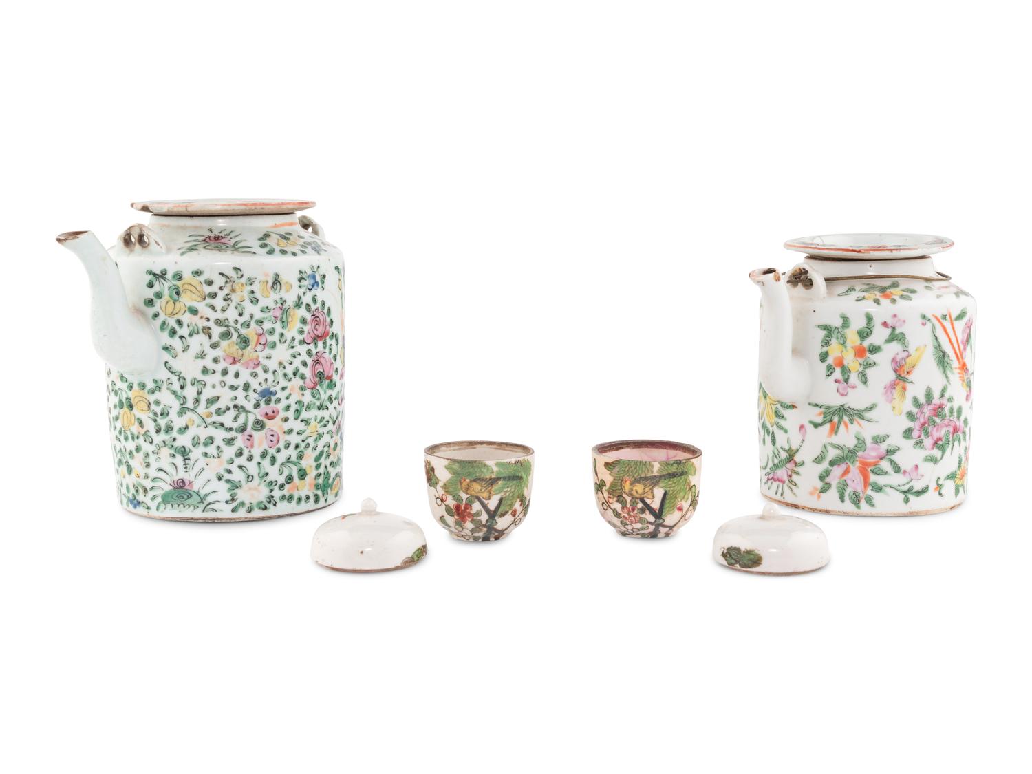 A Group of Four Chinese Export Porcelain Articles