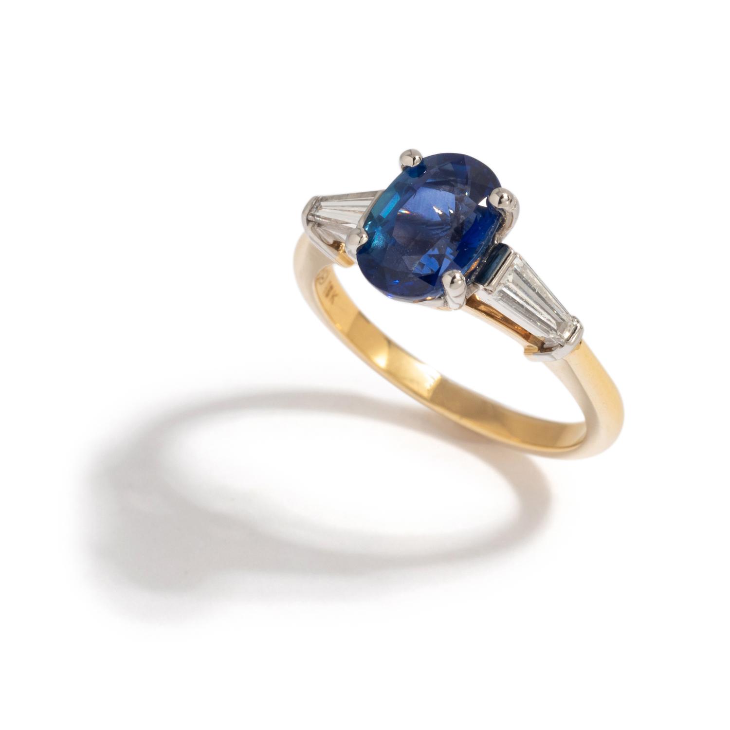SAPPHIRE AND DIAMOND RING