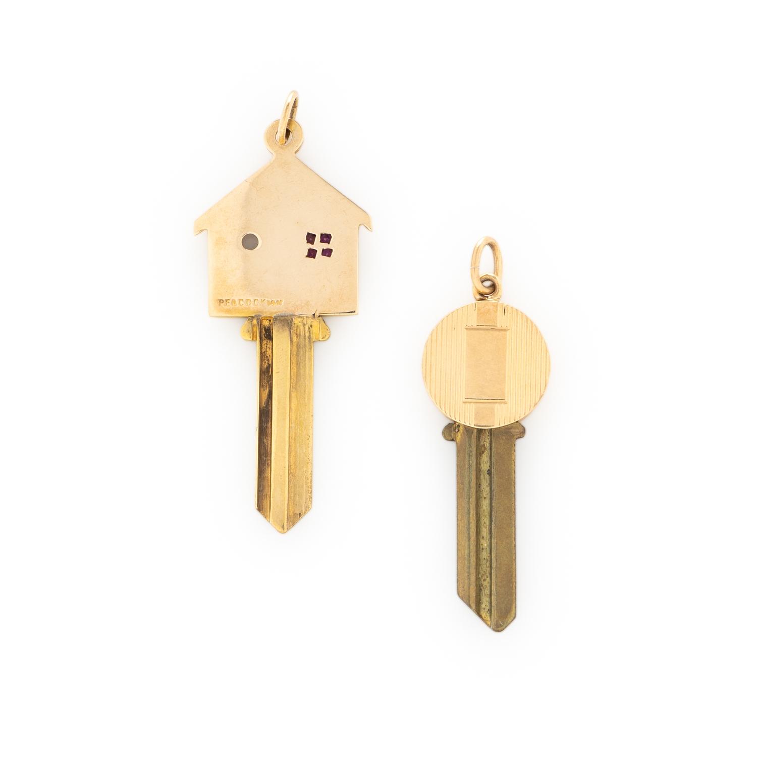 COLLECTION OF YELLOW GOLD KEY CHARMS