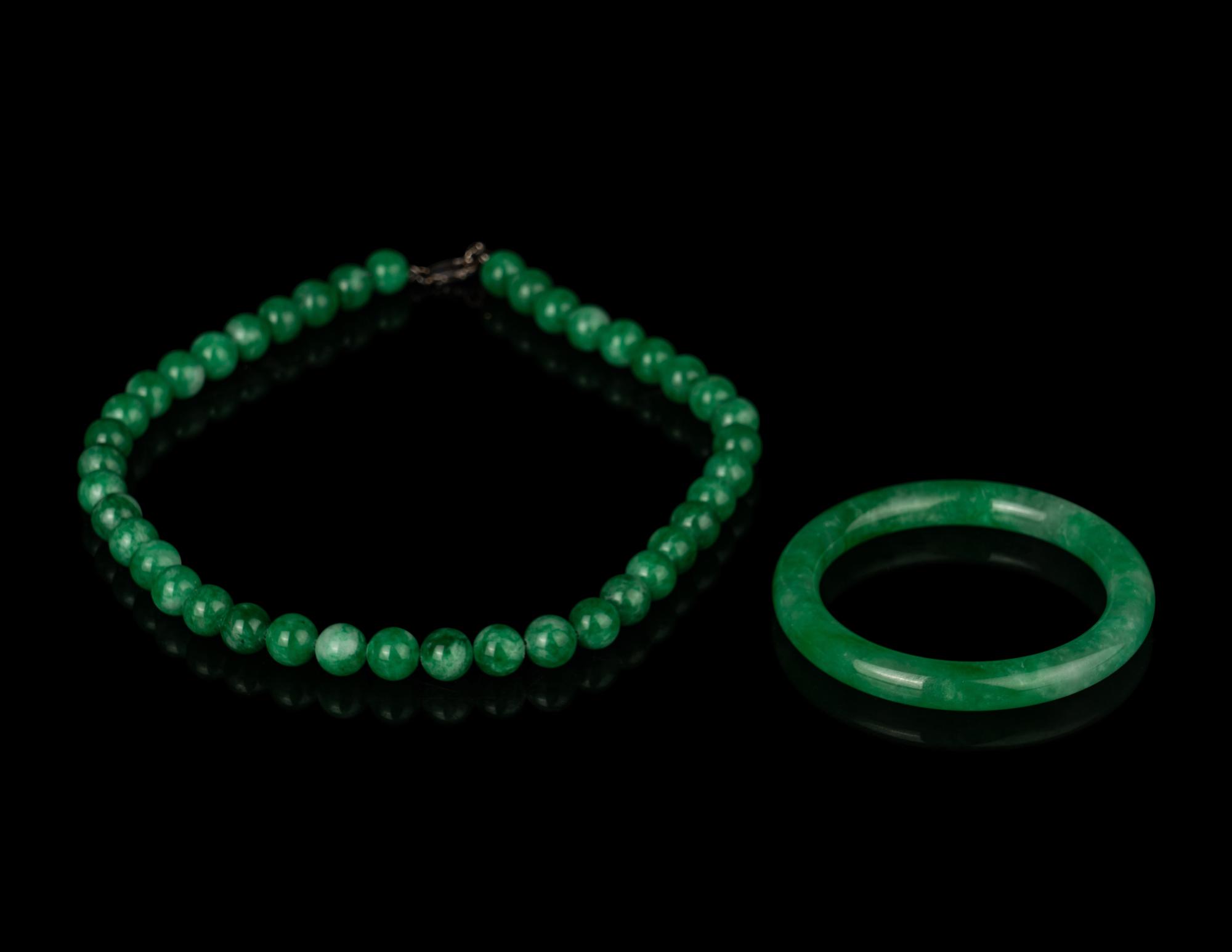 A Jadeite Bead Necklace and Bangle