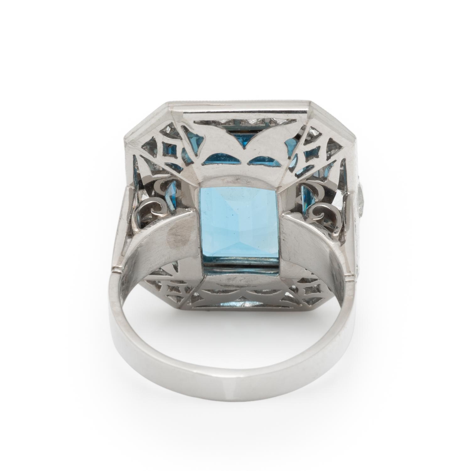 AQUAMARINE AND DIAMOND RING