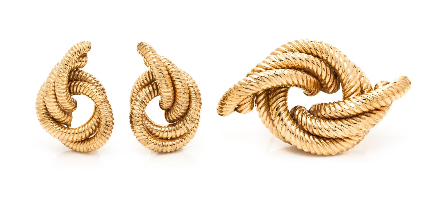 A 14 Karat Rose Gold Knot Motif Demi Parure, 17.50 dwts.