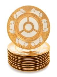 A Set of Eleven Bavarian Hutschenreuther Parcel Gilt Porcelain Service Plates