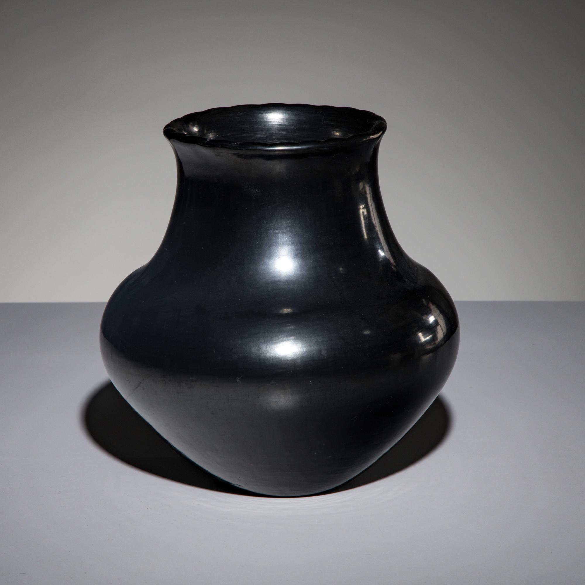 Maria Martinez (San Ildefonso, 1887-1980) — Blackware Pottery Vase, with Gunmetal Finish 1956-1959