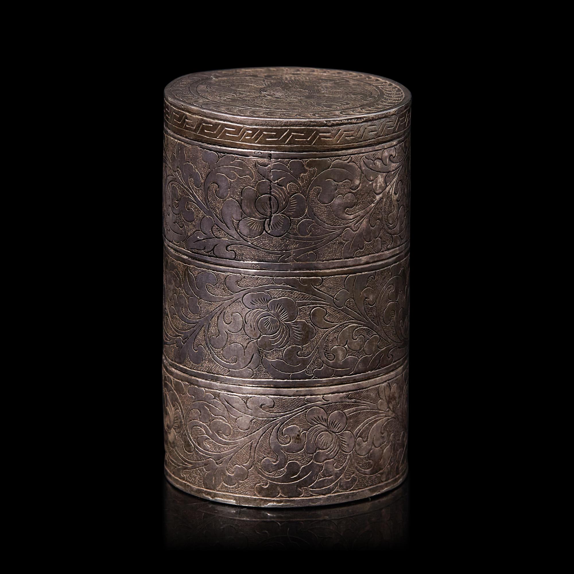 A Small Chinese Silver Tiered Box, Late Qing Dynasty 清晚期 銀鏨花套盒