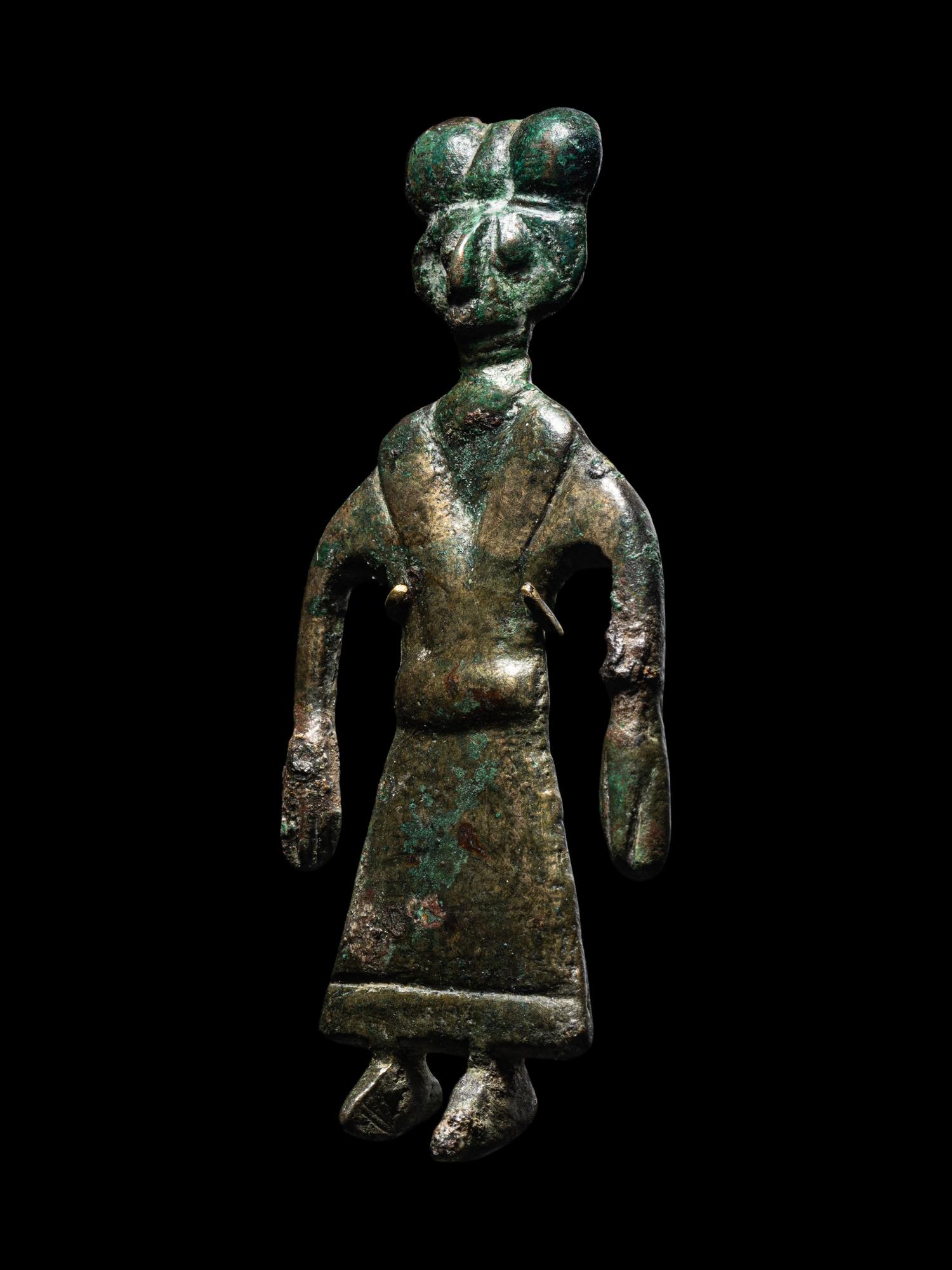 An Amlash Bronze Female Figure