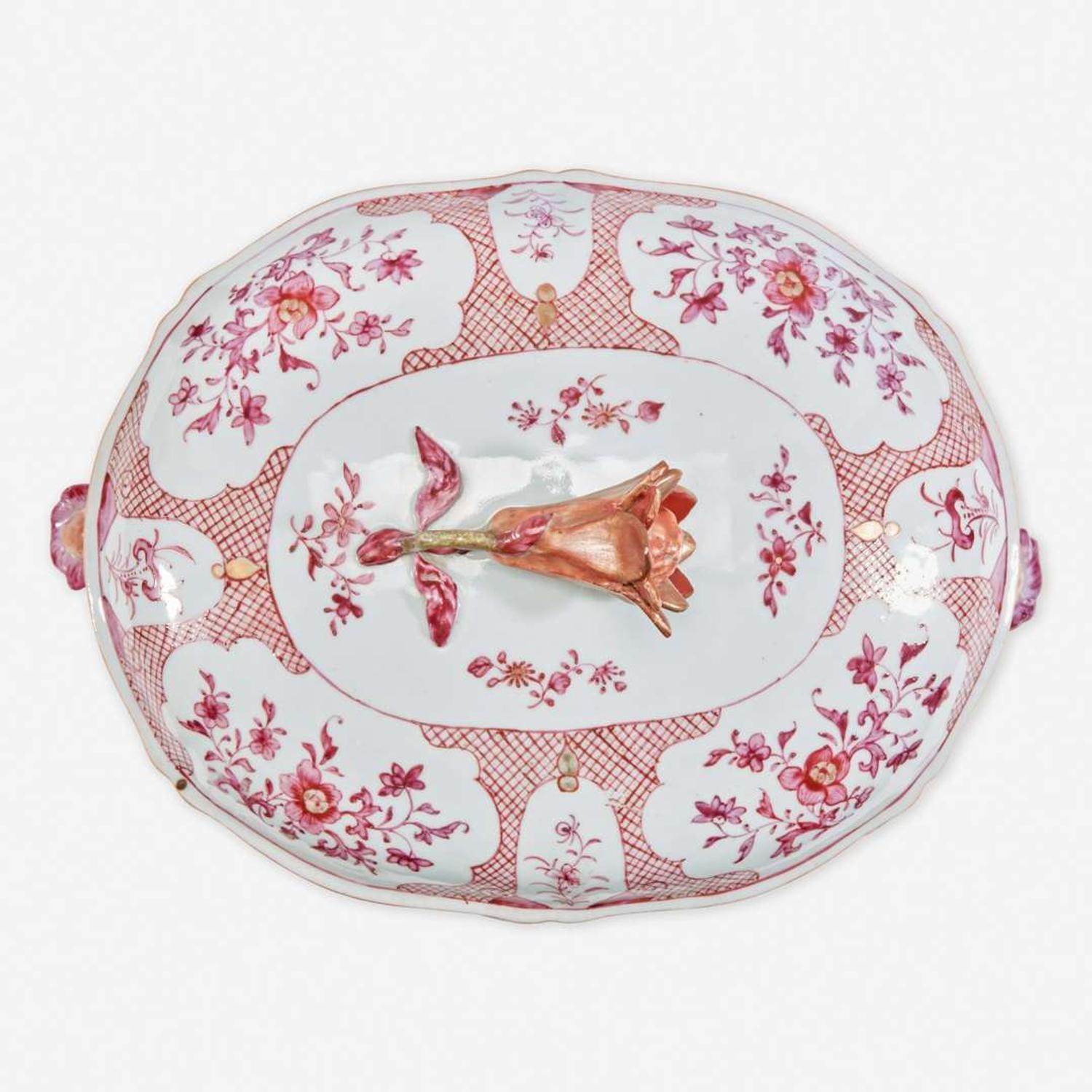 A Chinese Export Porcelain Puce-Decorated Tureen, Cover, and Stand Third quarter 18th century
