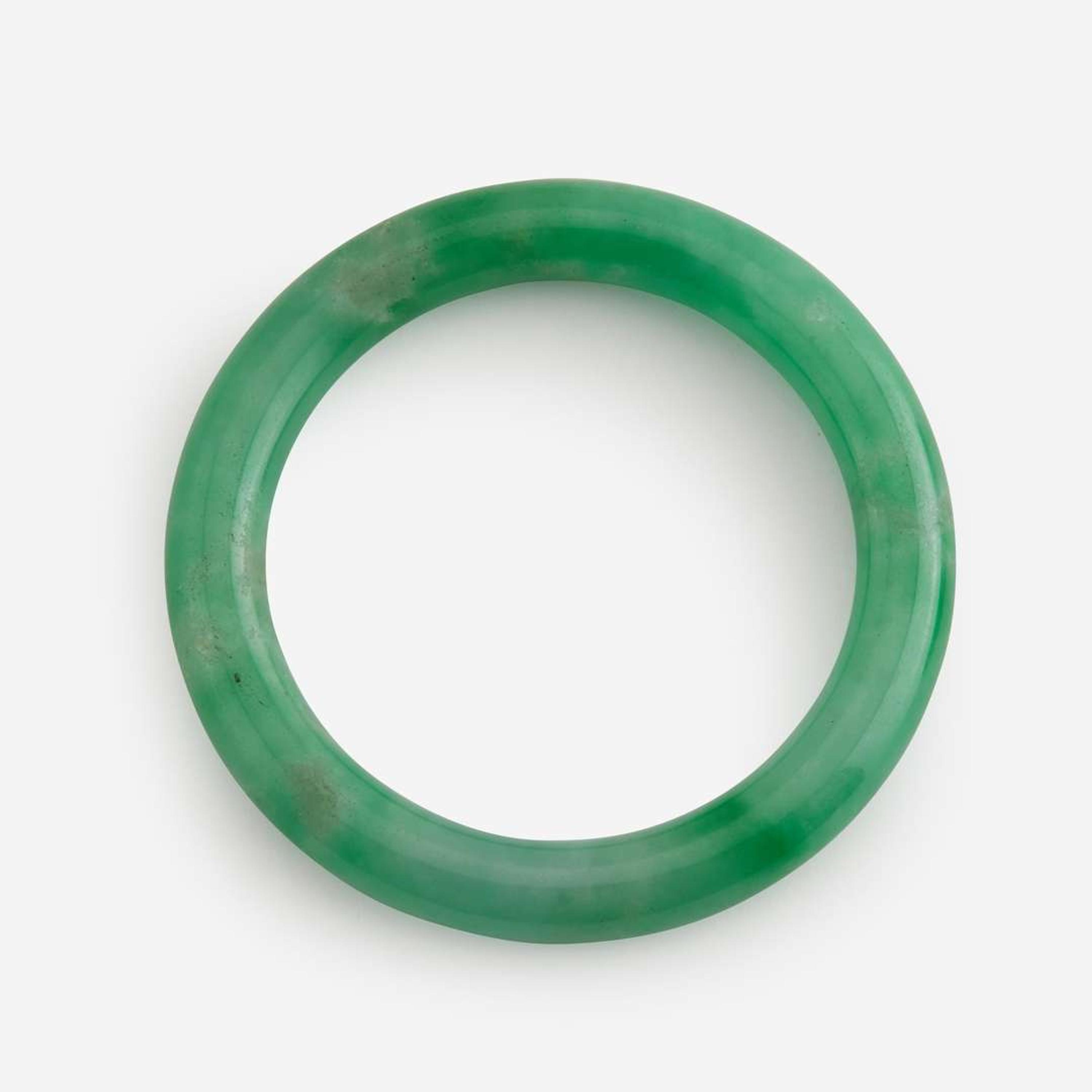 Two jadeite circular bangles 翡翠圆条镯一组两件