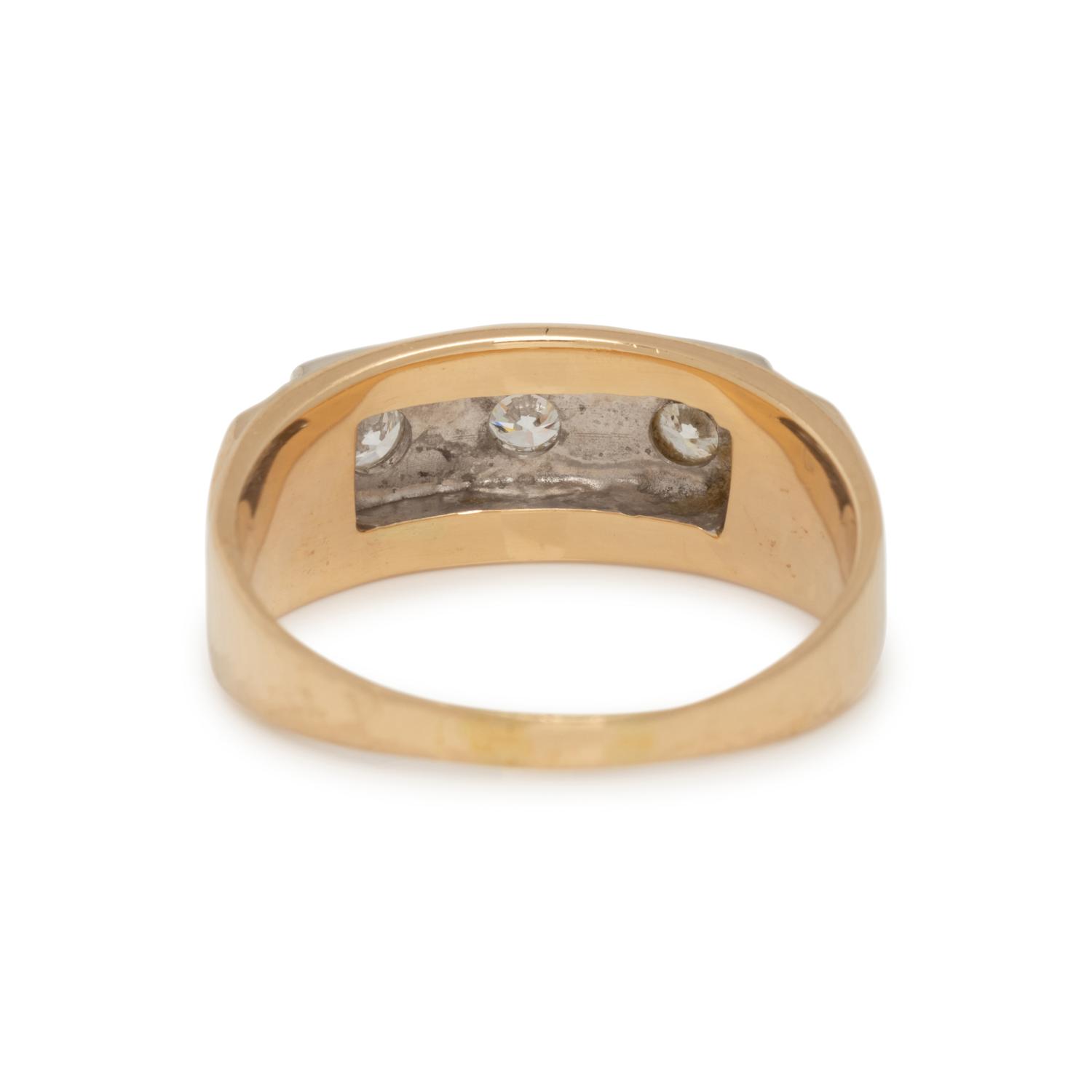 YELLOW GOLD AND DIAMOND RING