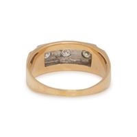 YELLOW GOLD AND DIAMOND RING