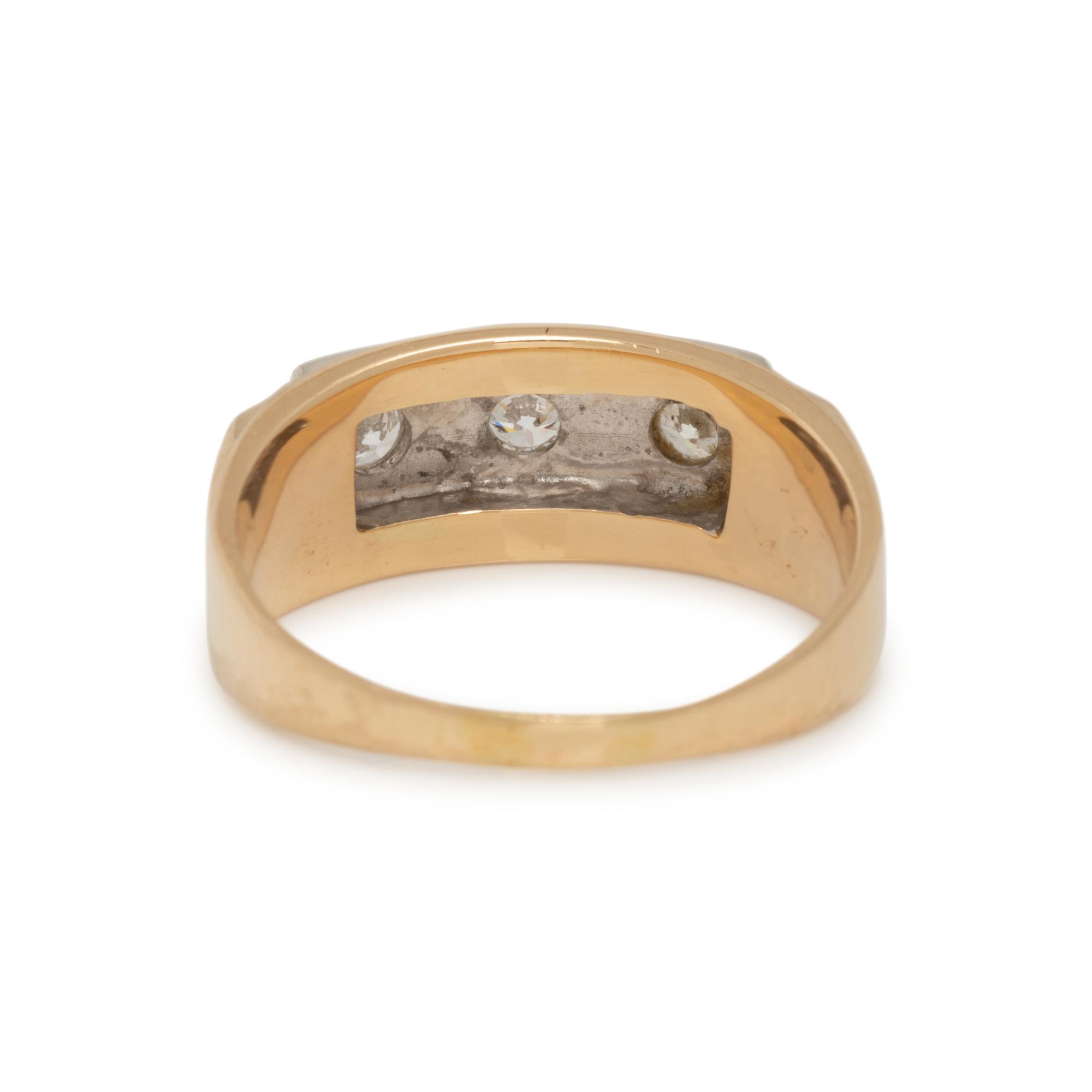 YELLOW GOLD AND DIAMOND RING