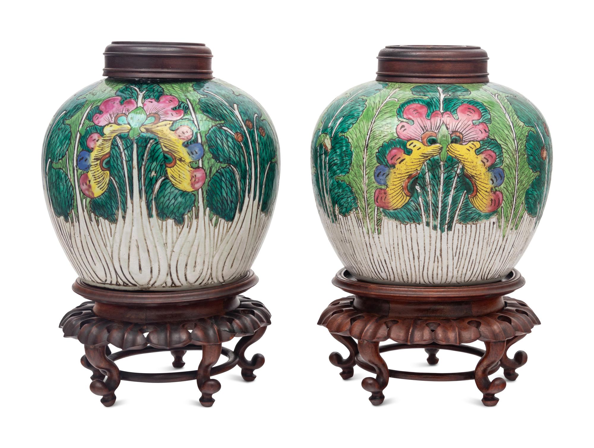 A Pair of Chinese Export Porcelain Jars