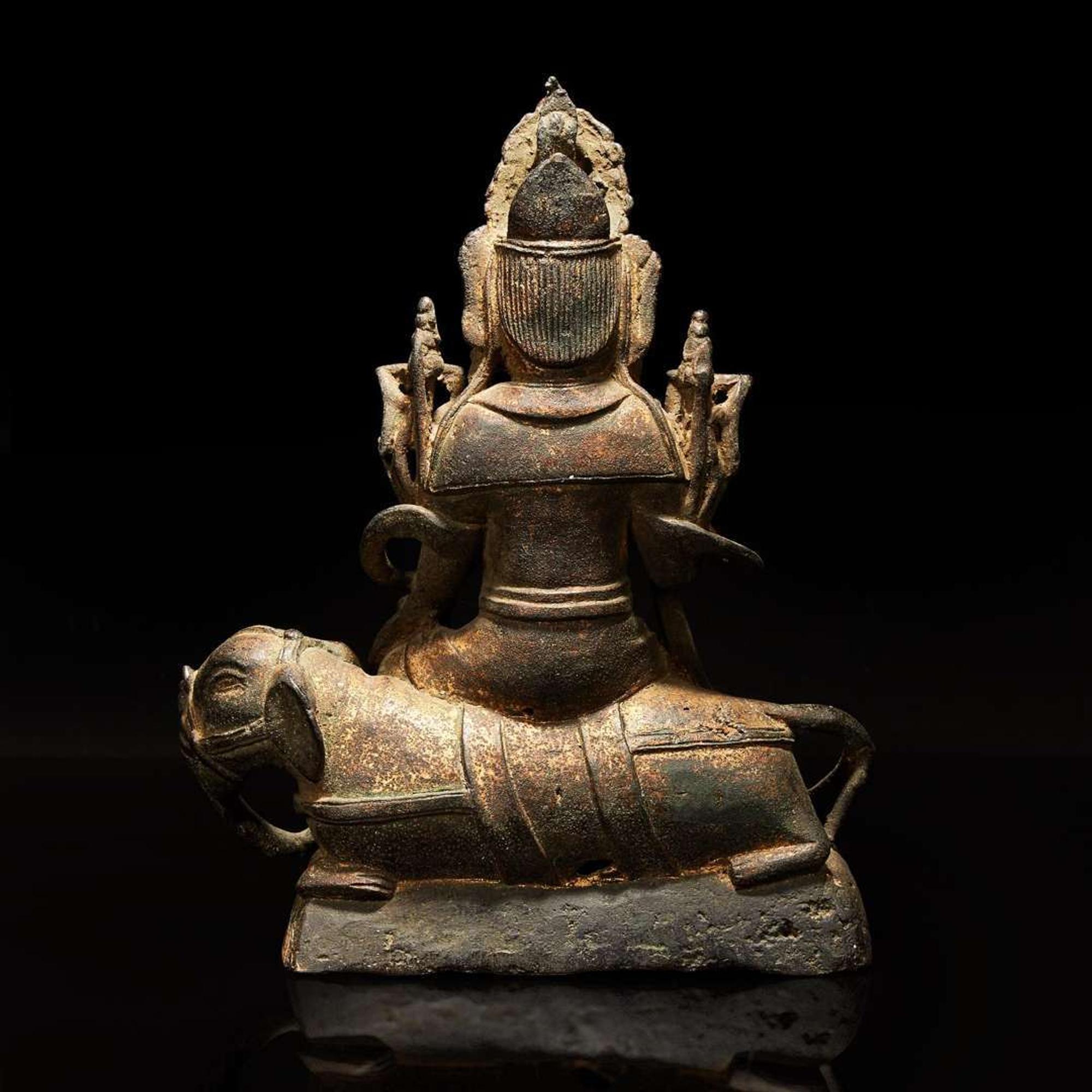 A Chinese bronze figure of a bodhisattva on elephant 普賢菩薩騎象銅像 Ming dynasty ?