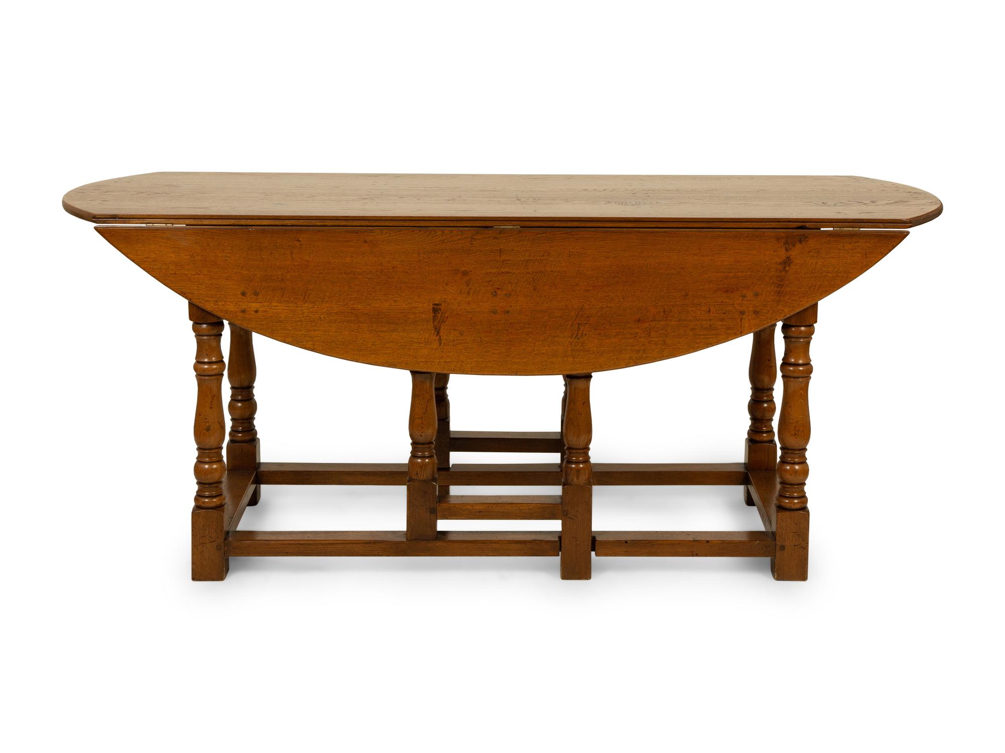 A William & Mary Style Oak Gate Leg Table — 19TH CENTURY