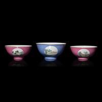 Three Chinese Sgraffito Ground Famille Rose Porcelain 'Landscape' Bowls, Early 20th Century — 民國 軋道粉彩開光山水圖碗三件