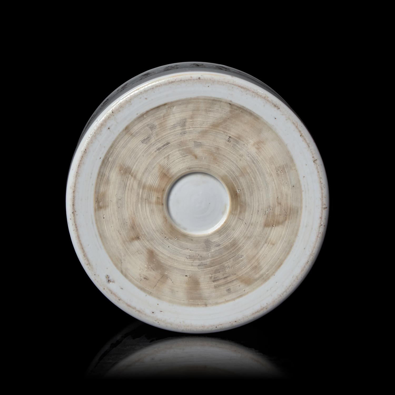 A Chinese Famille Verte Porcelain Brushpot 粉彩山水詩文筆筒