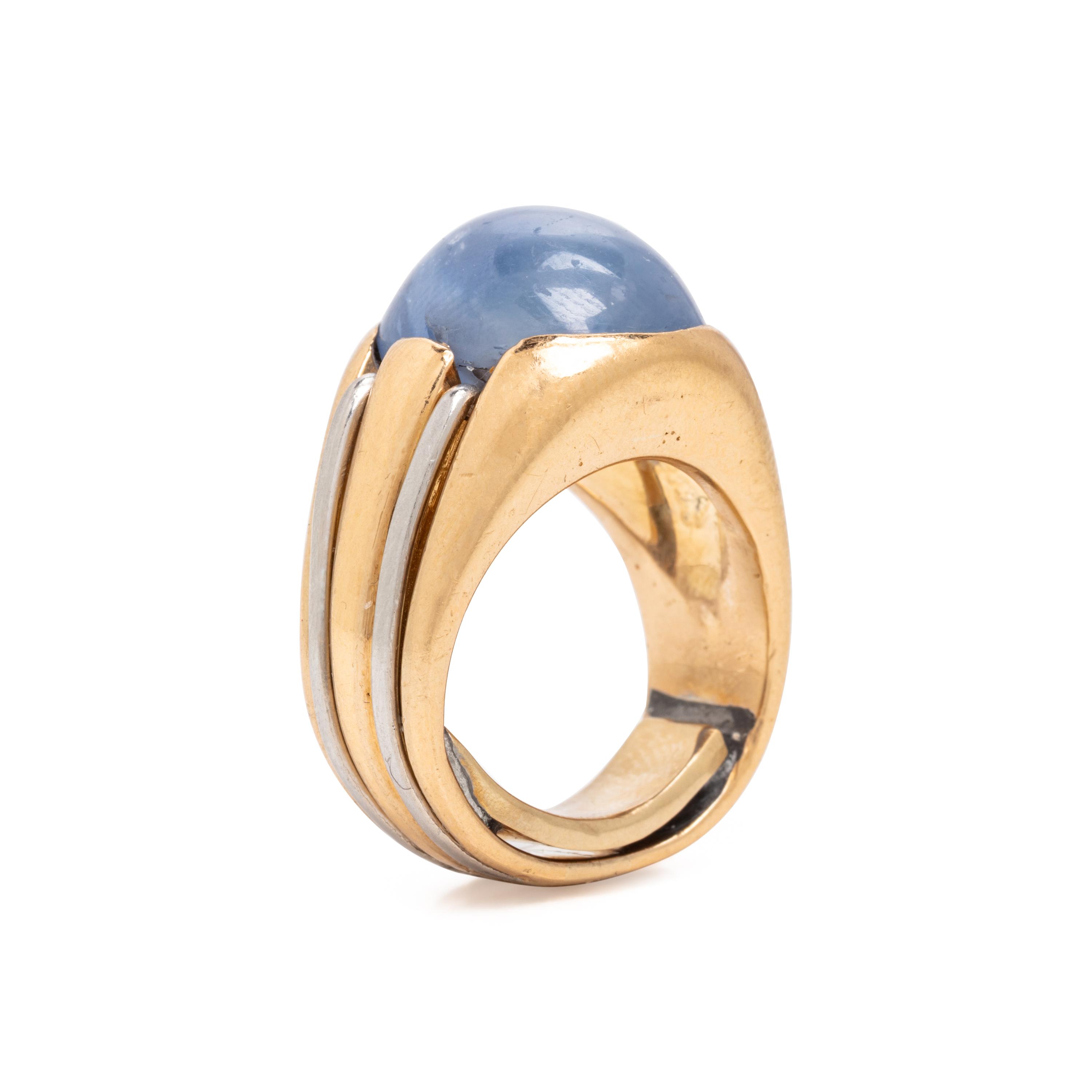 Star Sapphire and Bicolor Gold Ring