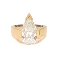 DIAMOND AND YELLOW GOLD RING
