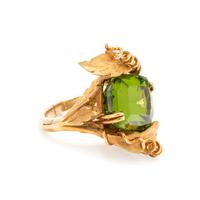 YELLOW GOLD AND PERIDOT RING