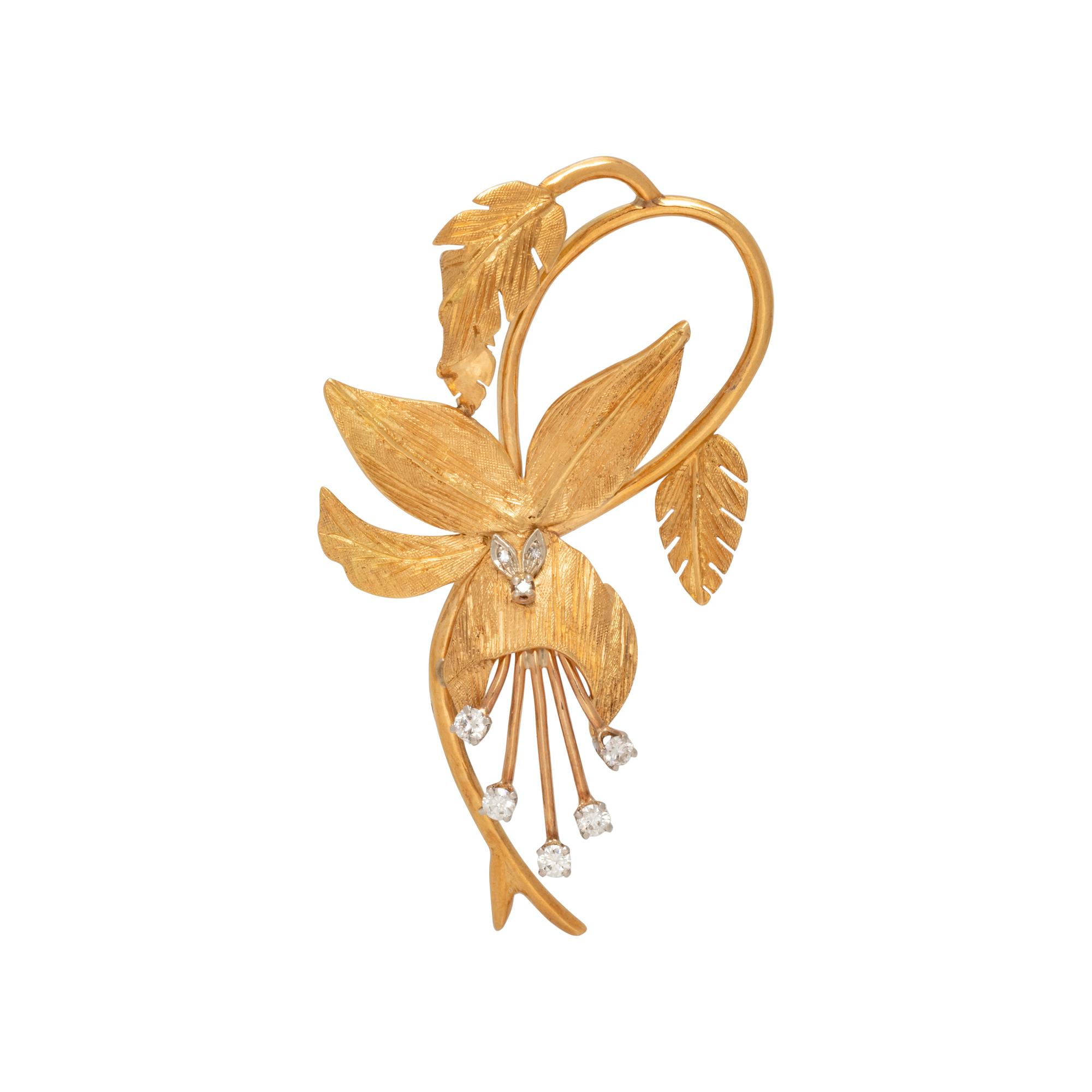 YELLOW GOLD AND DIAMOND FLOWER BROOCH