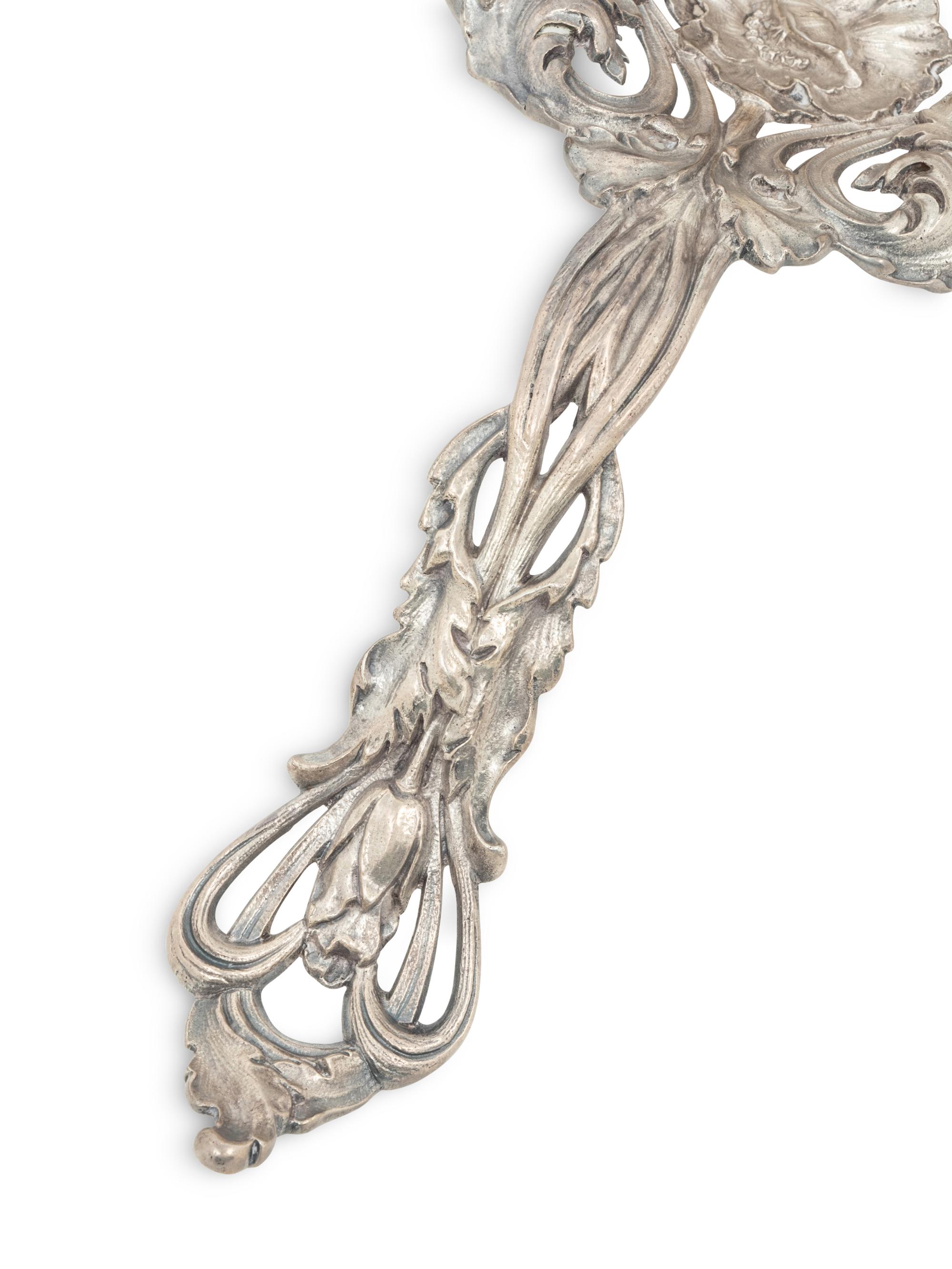 An American Silver Bonbon Server