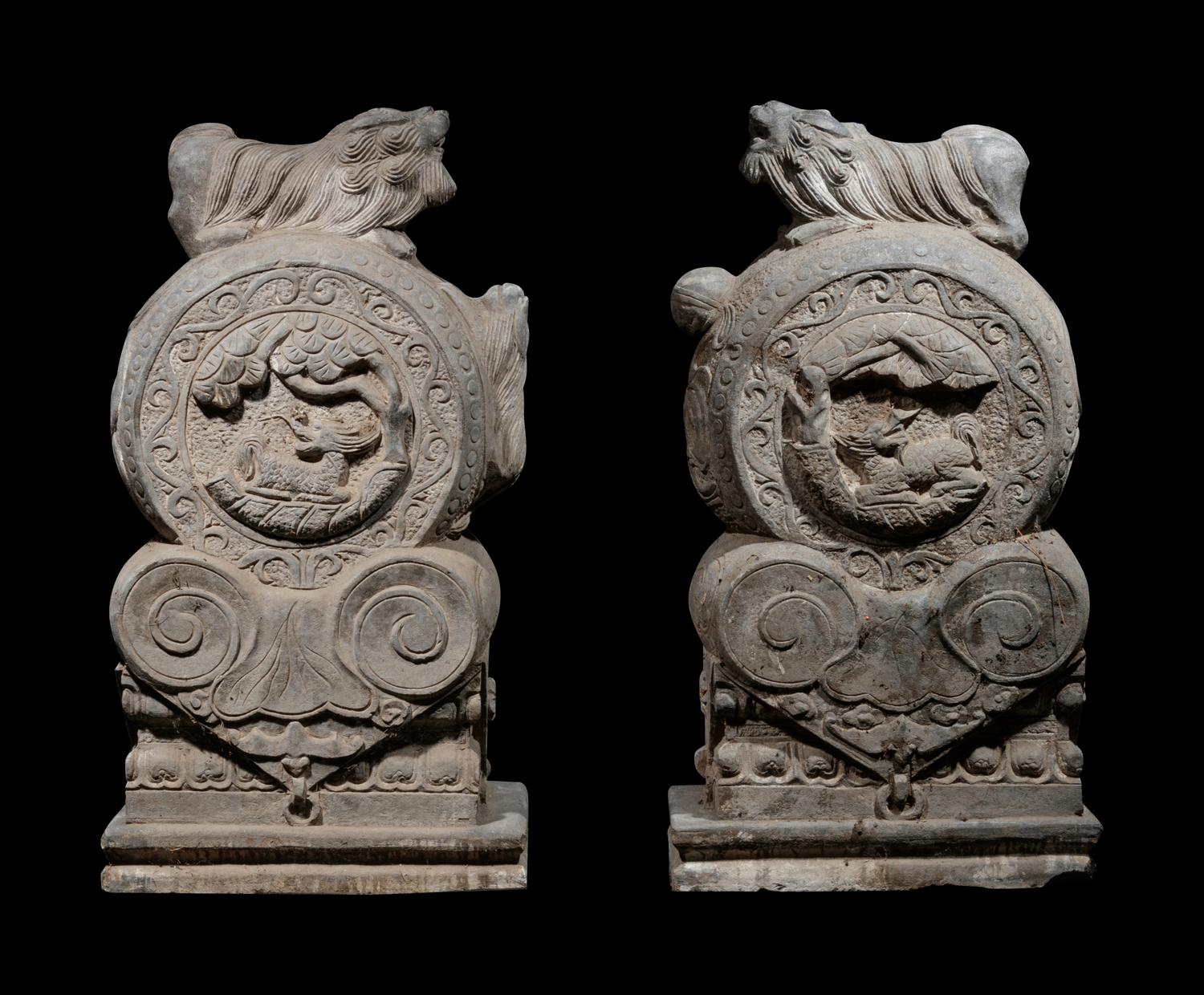 A Pair of Bearing Stones, Menzhenshi