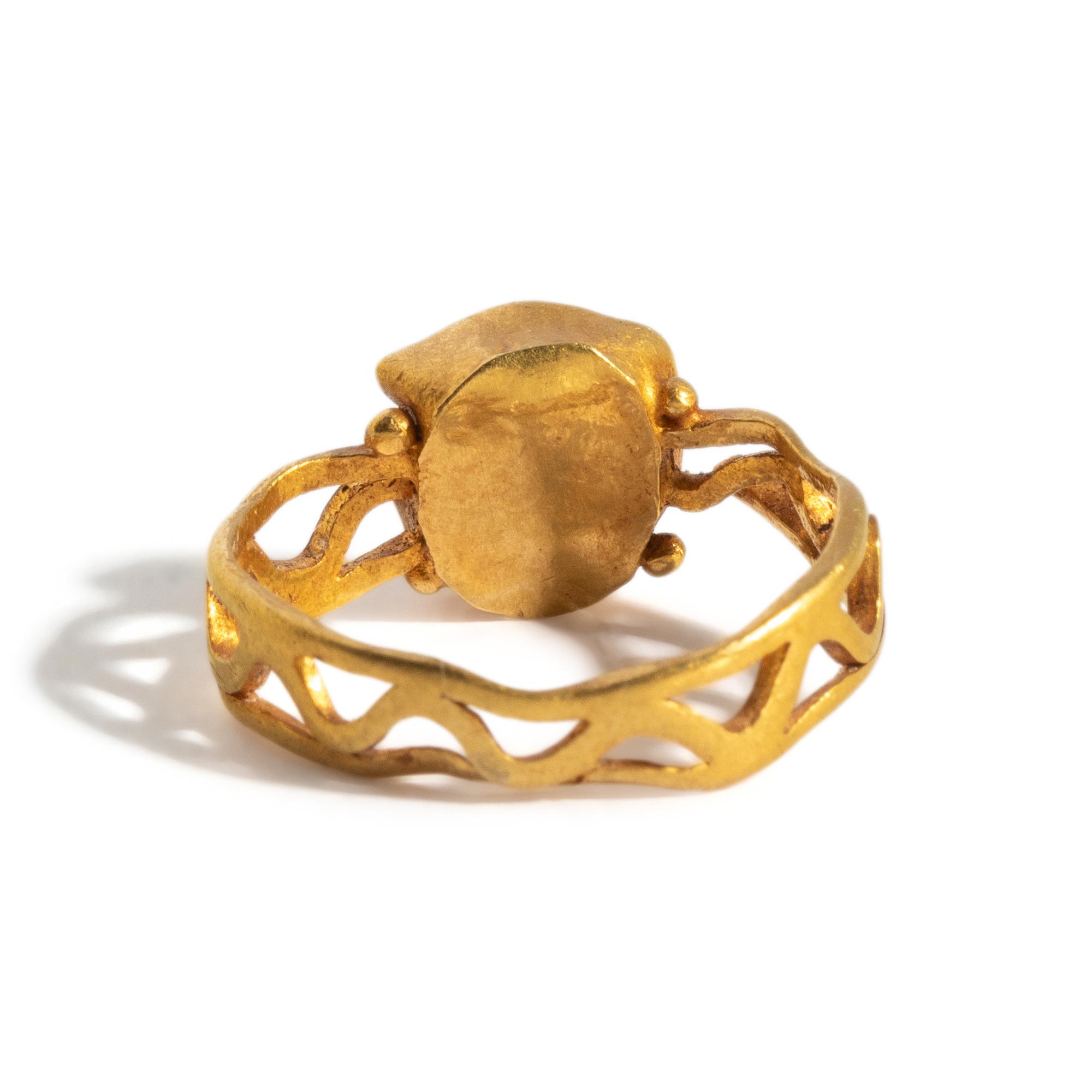 A Byzantine Emerald and Gold Finger Ring