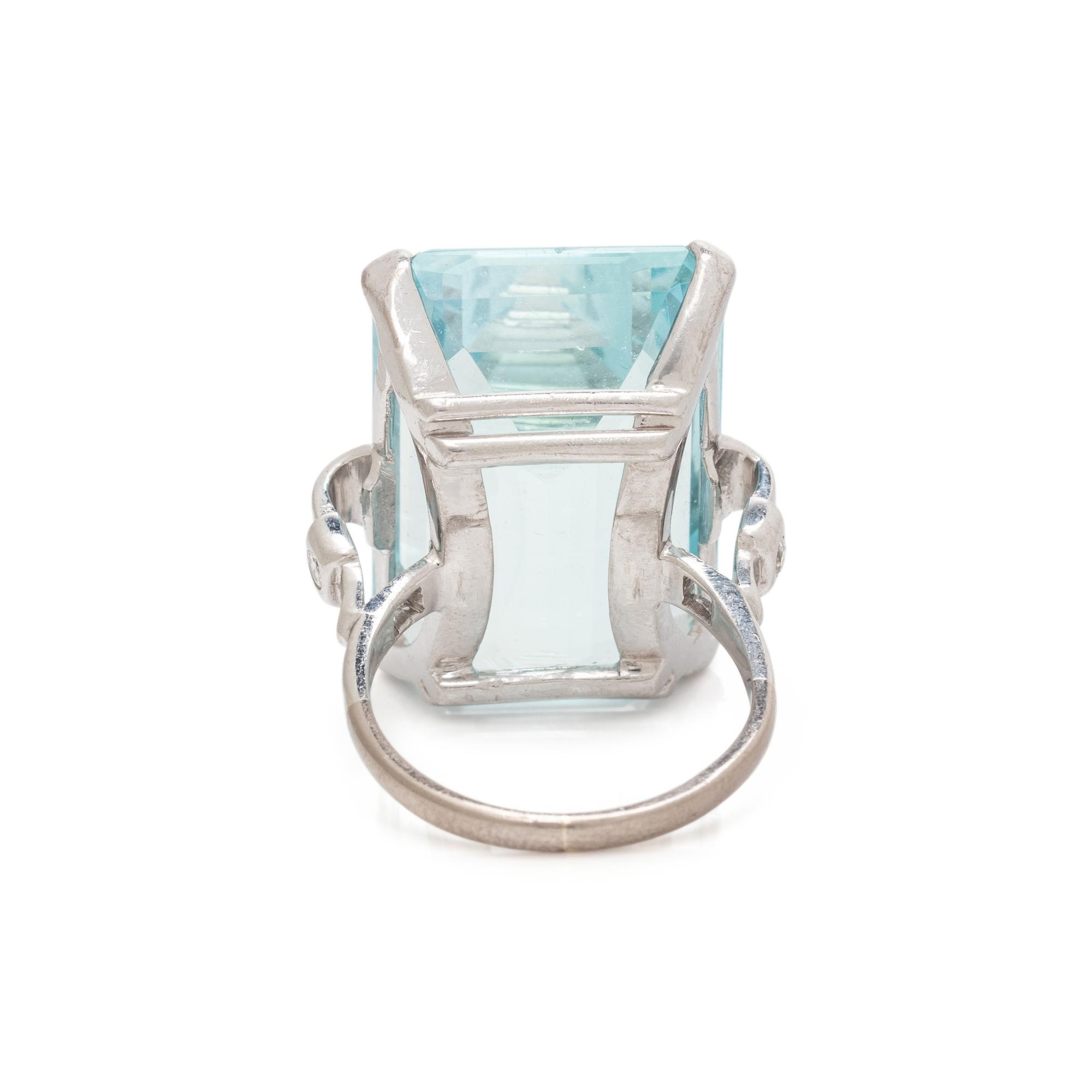 AQUAMARINE AND DIAMOND RING