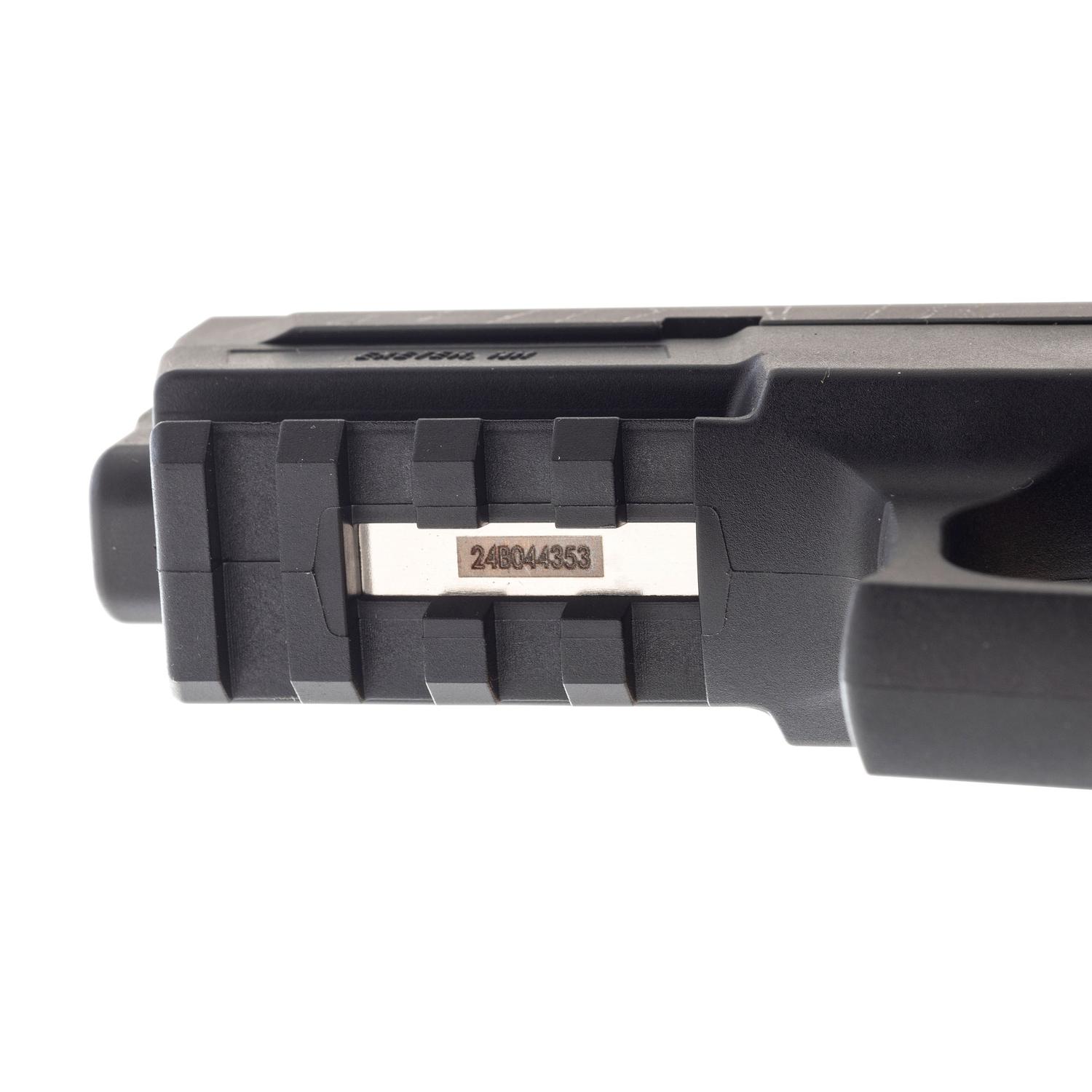 *Sig Sauer SP2022 in Box with Accessories