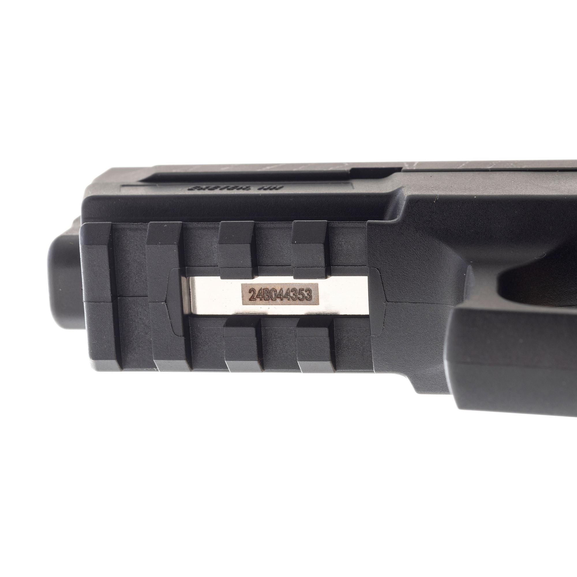 *Sig Sauer SP2022 in Box with Accessories